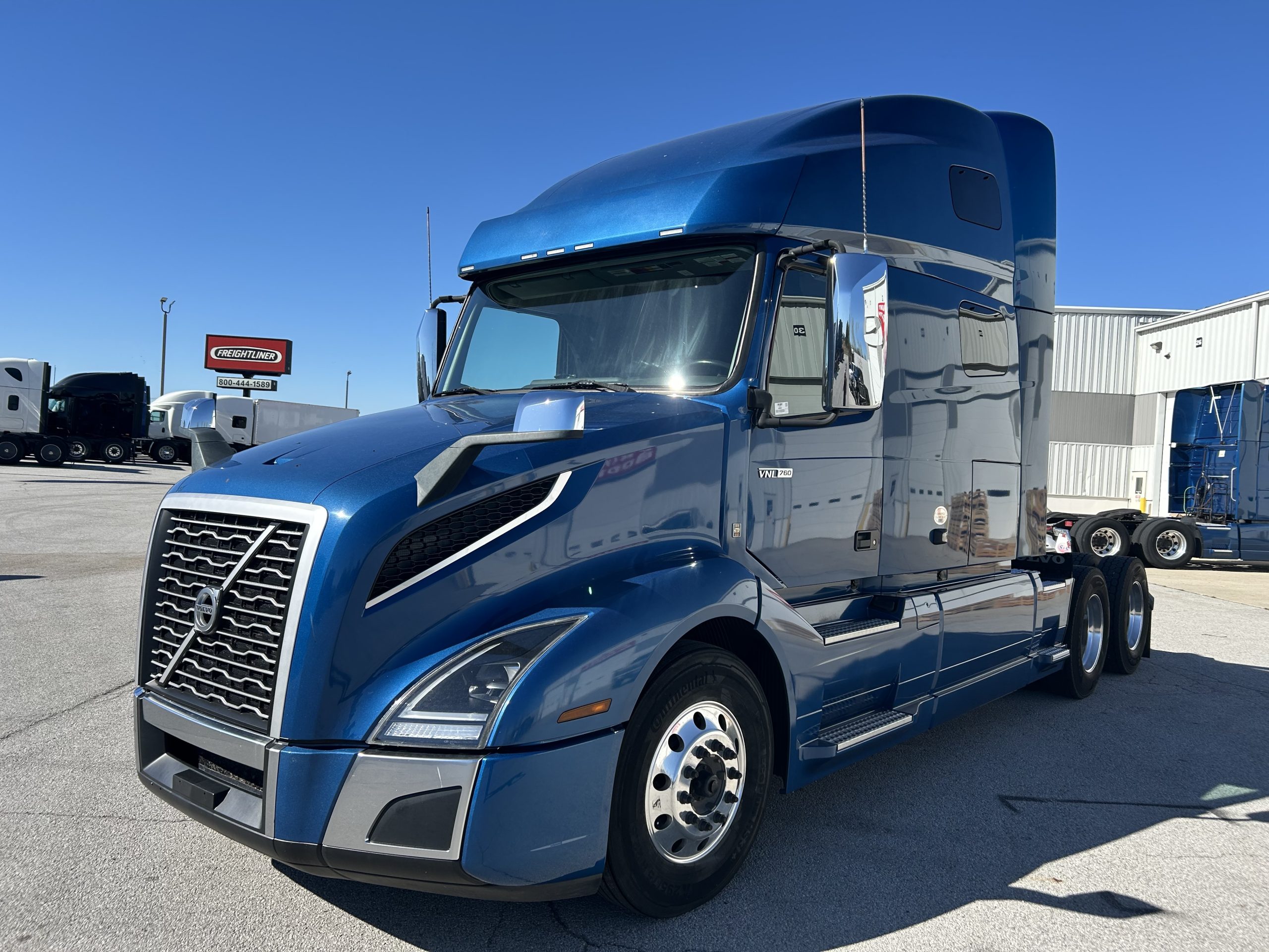 2022 Volvo VNL760 2022 Volvo VNL760 - image 1 of 6