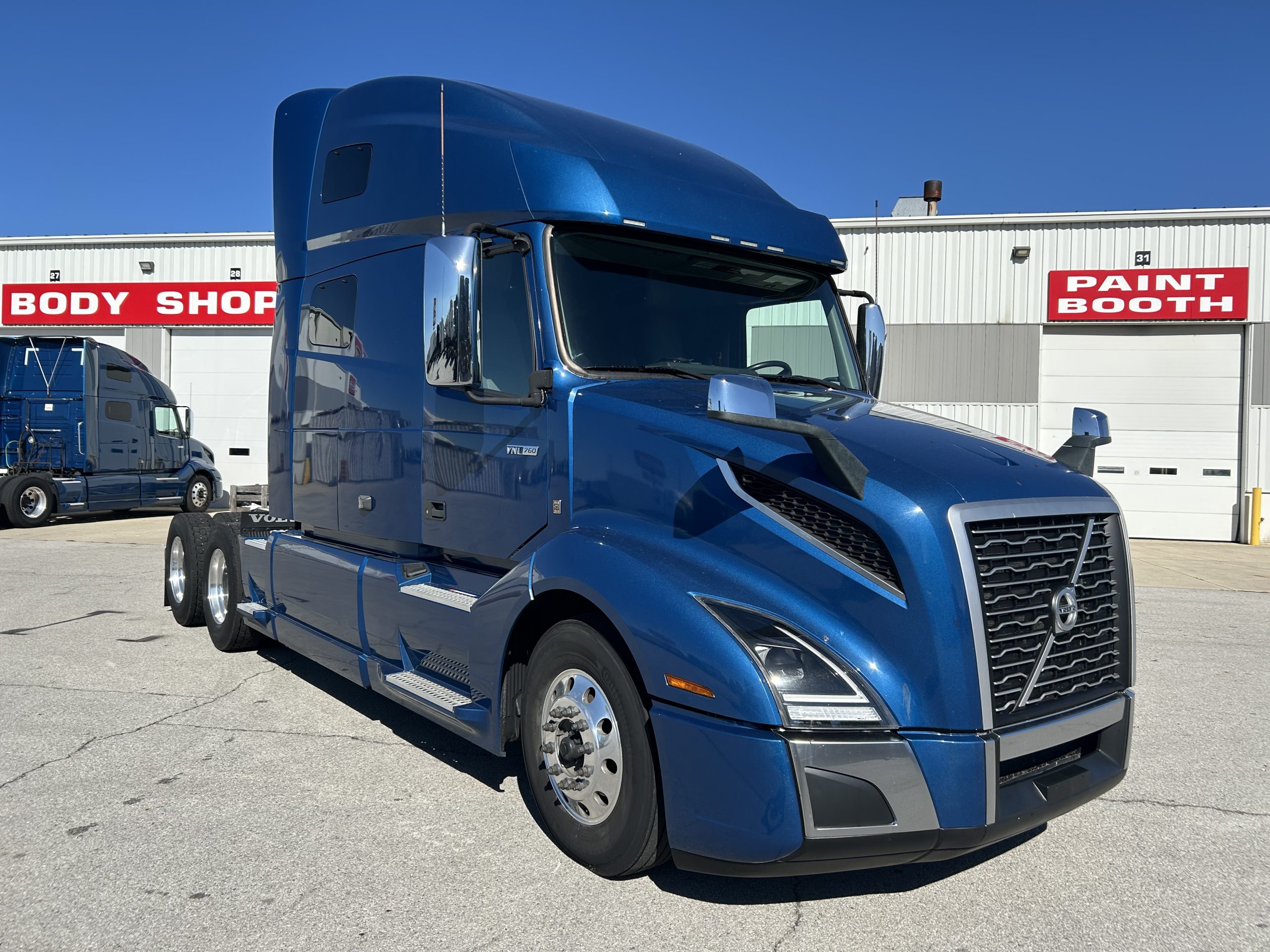 2022 Volvo VNL760 2022 Volvo VNL760 - image 2 of 6