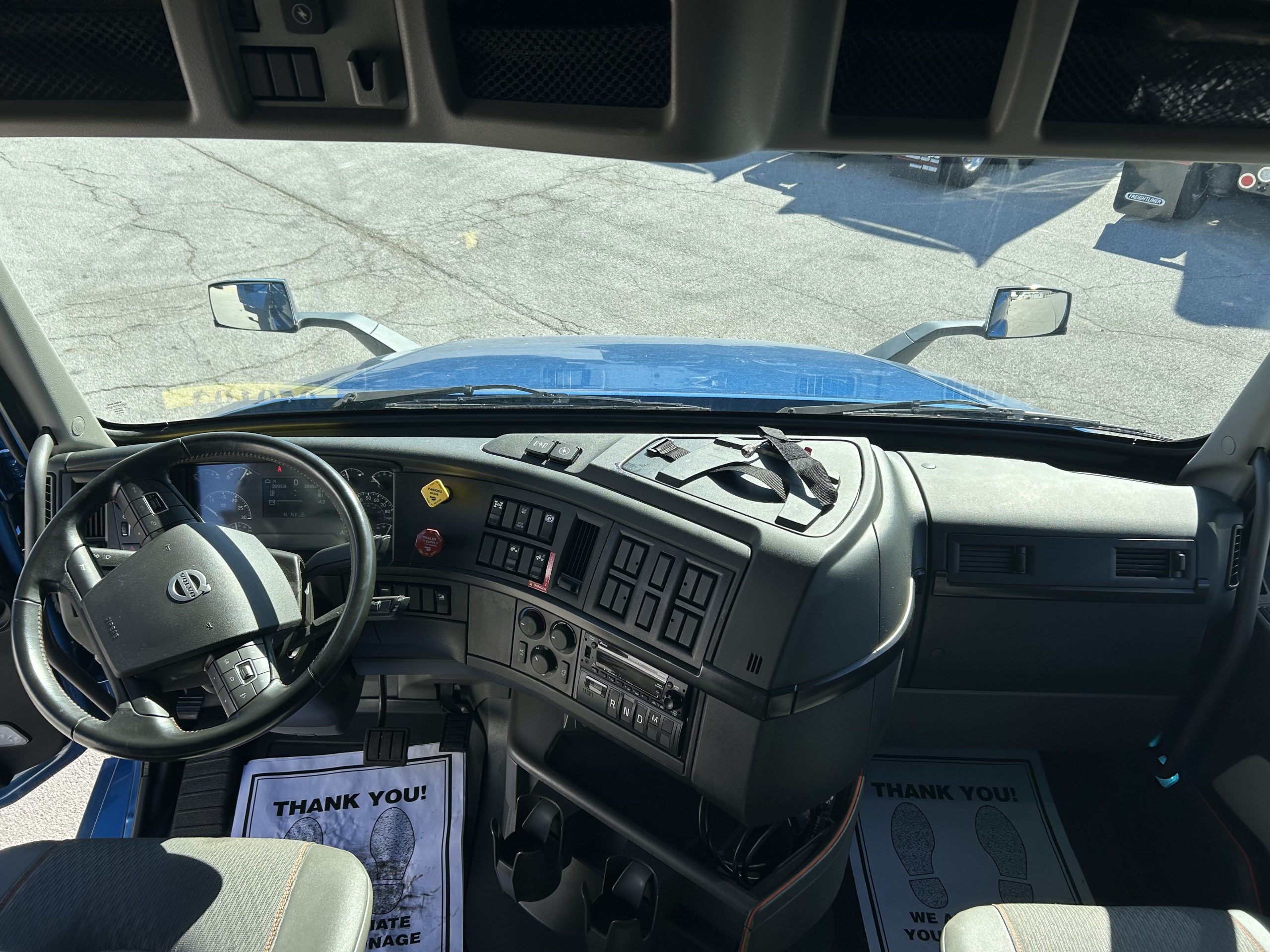 2022 Volvo VNL760 2022 Volvo VNL760 - image 5 of 6