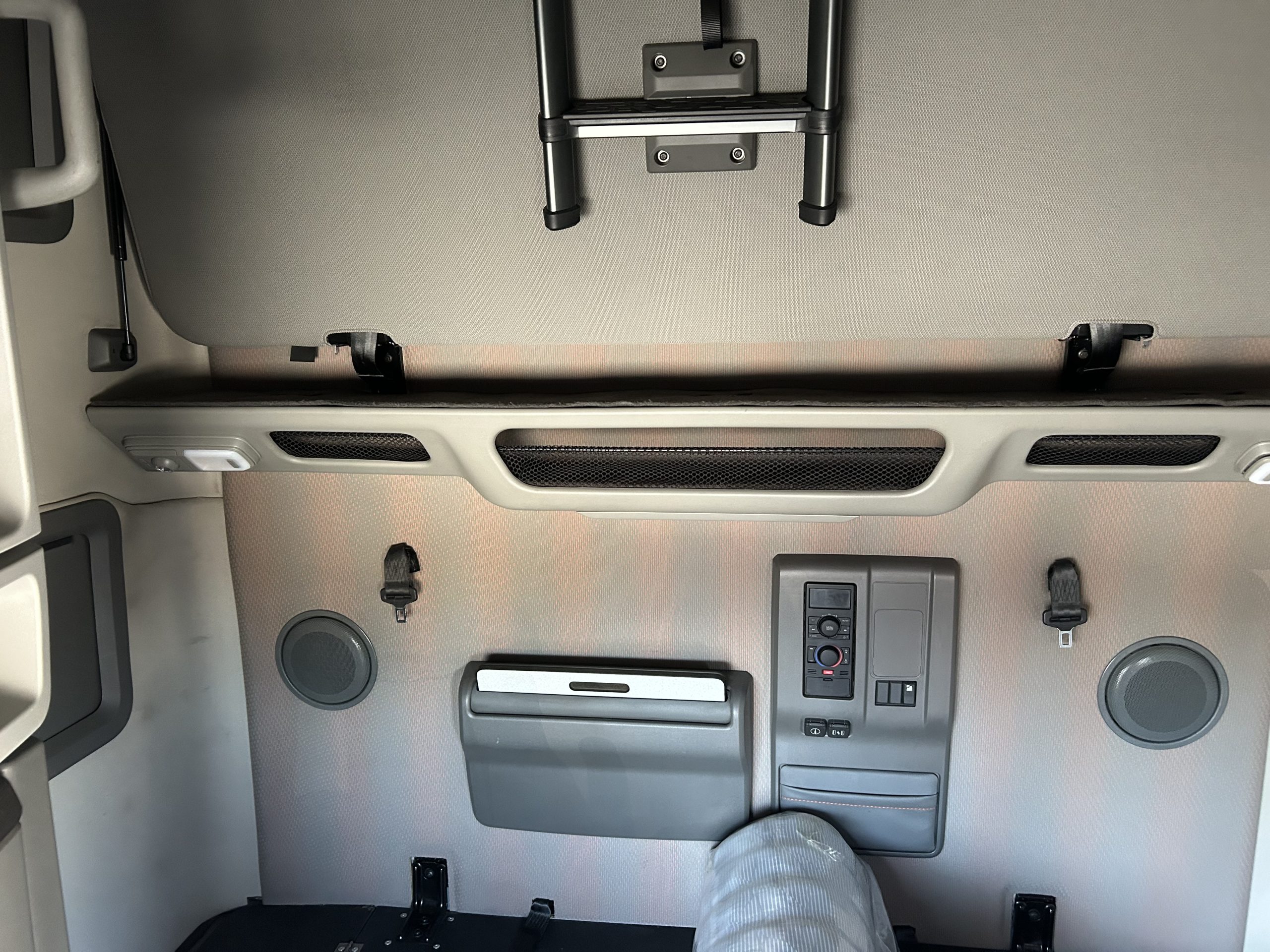 2022 Volvo VNL760 2022 Volvo VNL760 - image 6 of 6