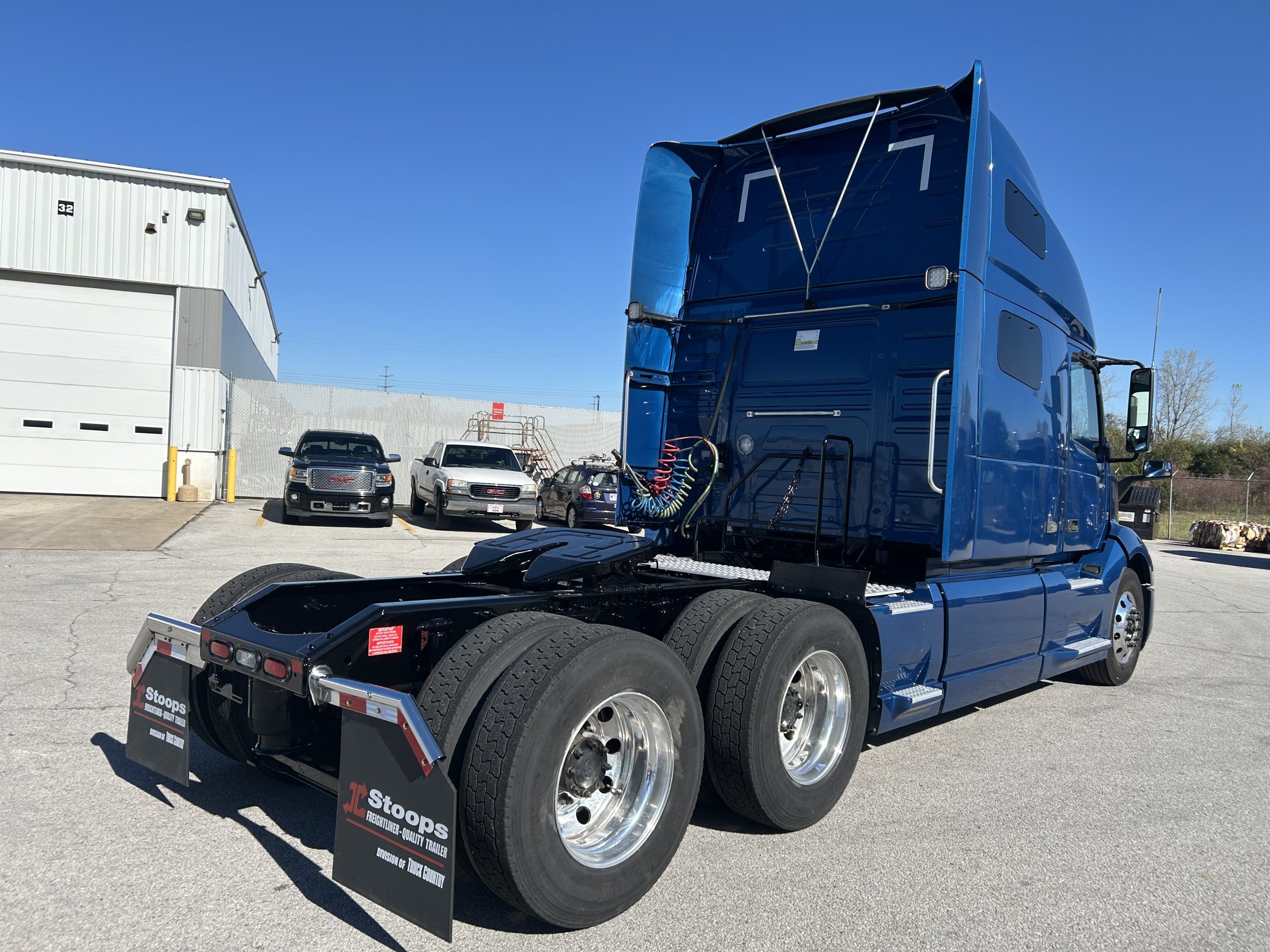 2022 Volvo VNL760 2022 Volvo VNL760 - image 2 of 6