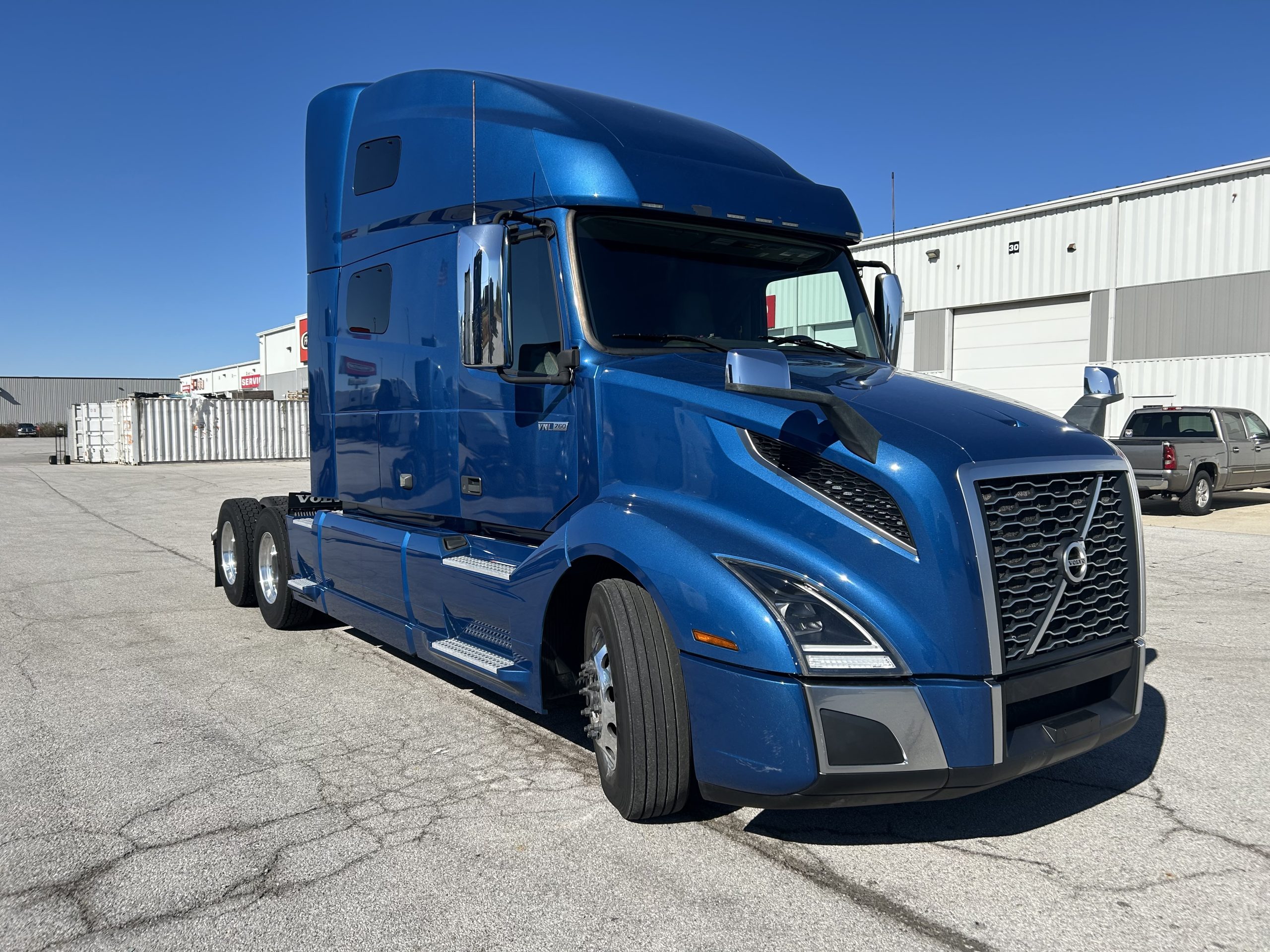 2022 Volvo VNL760 2022 Volvo VNL760 - image 2 of 6