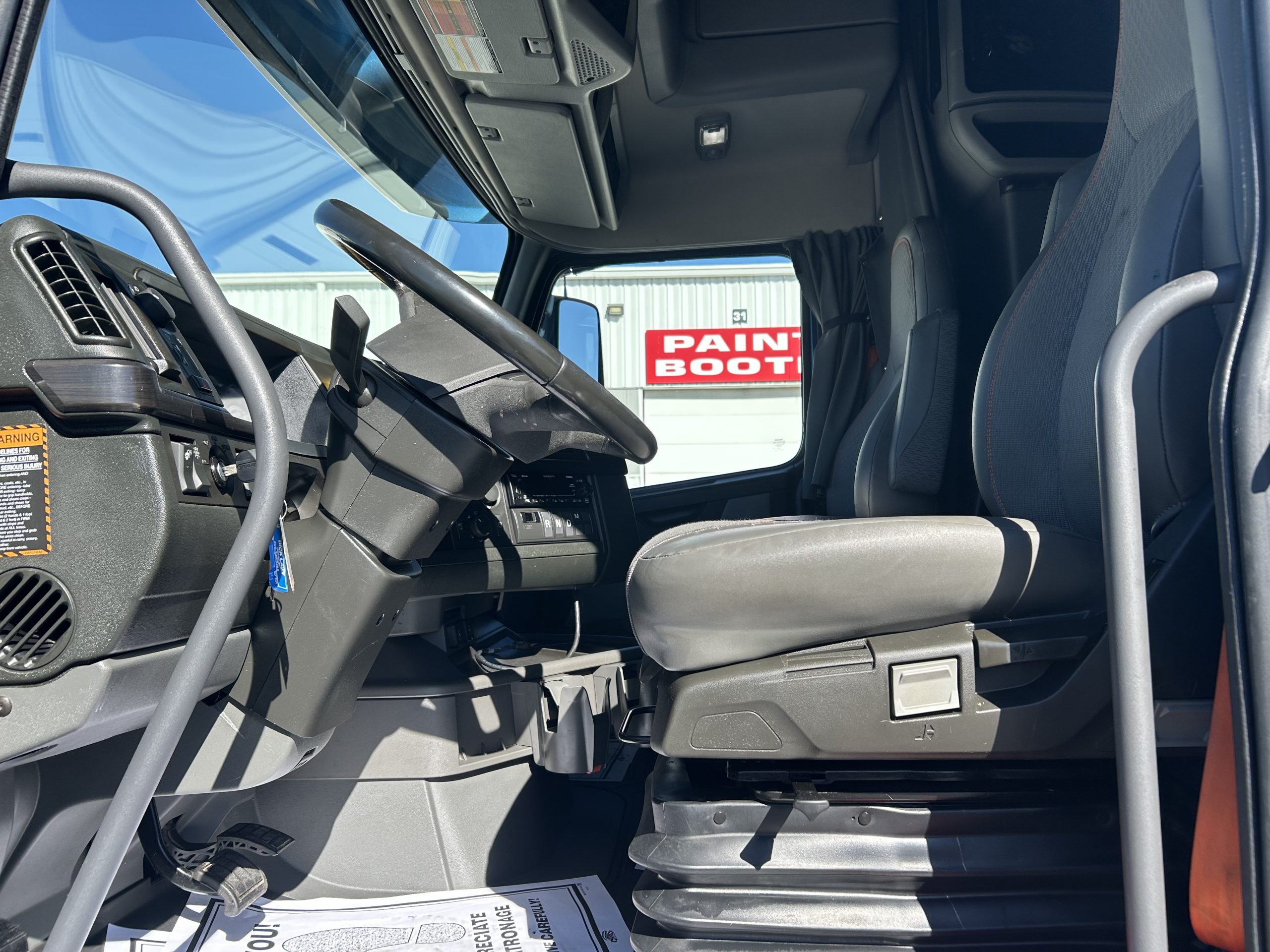 2022 Volvo VNL760 2022 Volvo VNL760 - image 6 of 6