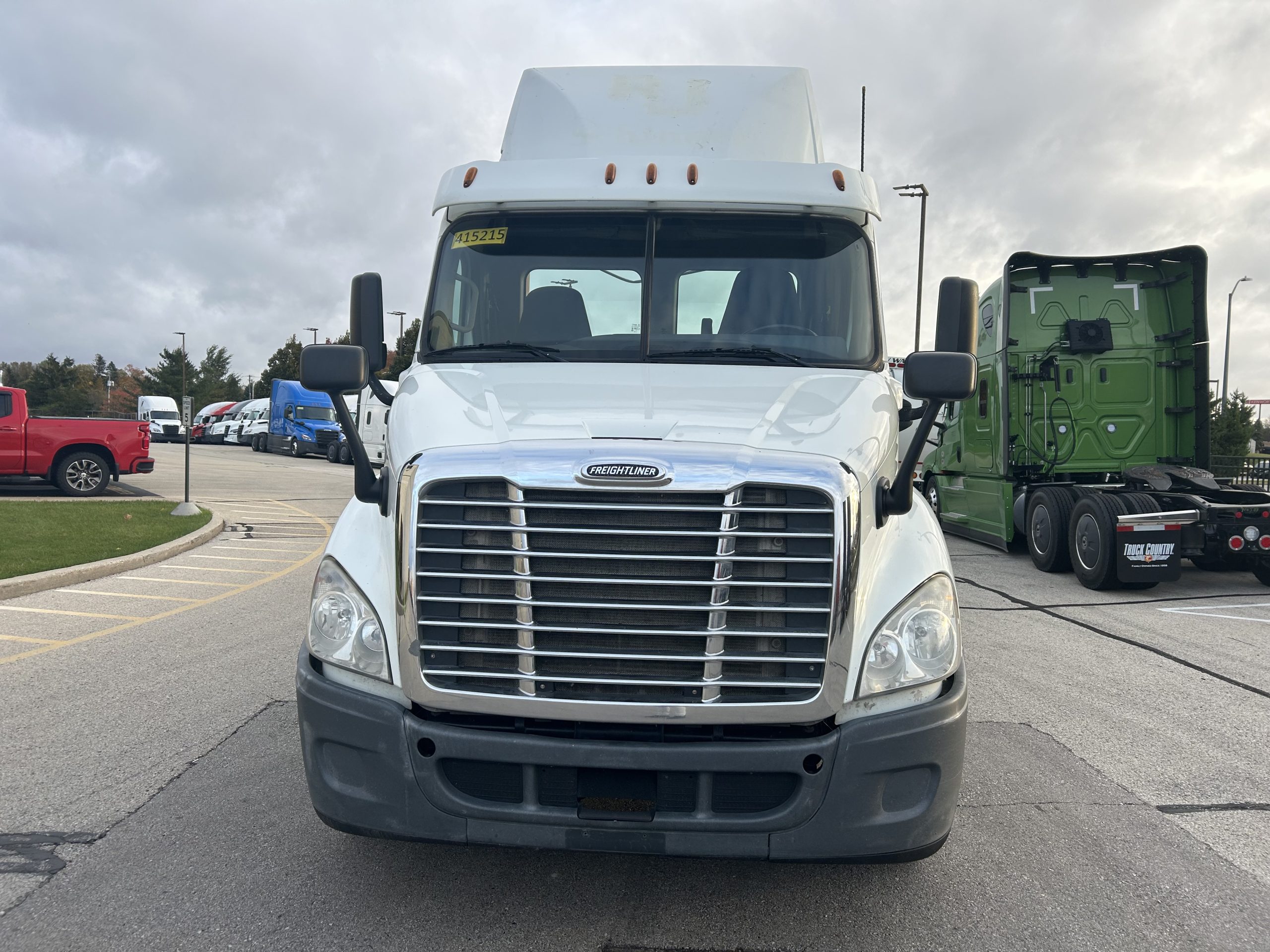 2017 Freightliner CA113 2017 Freightliner CA113 - image 2 of 6