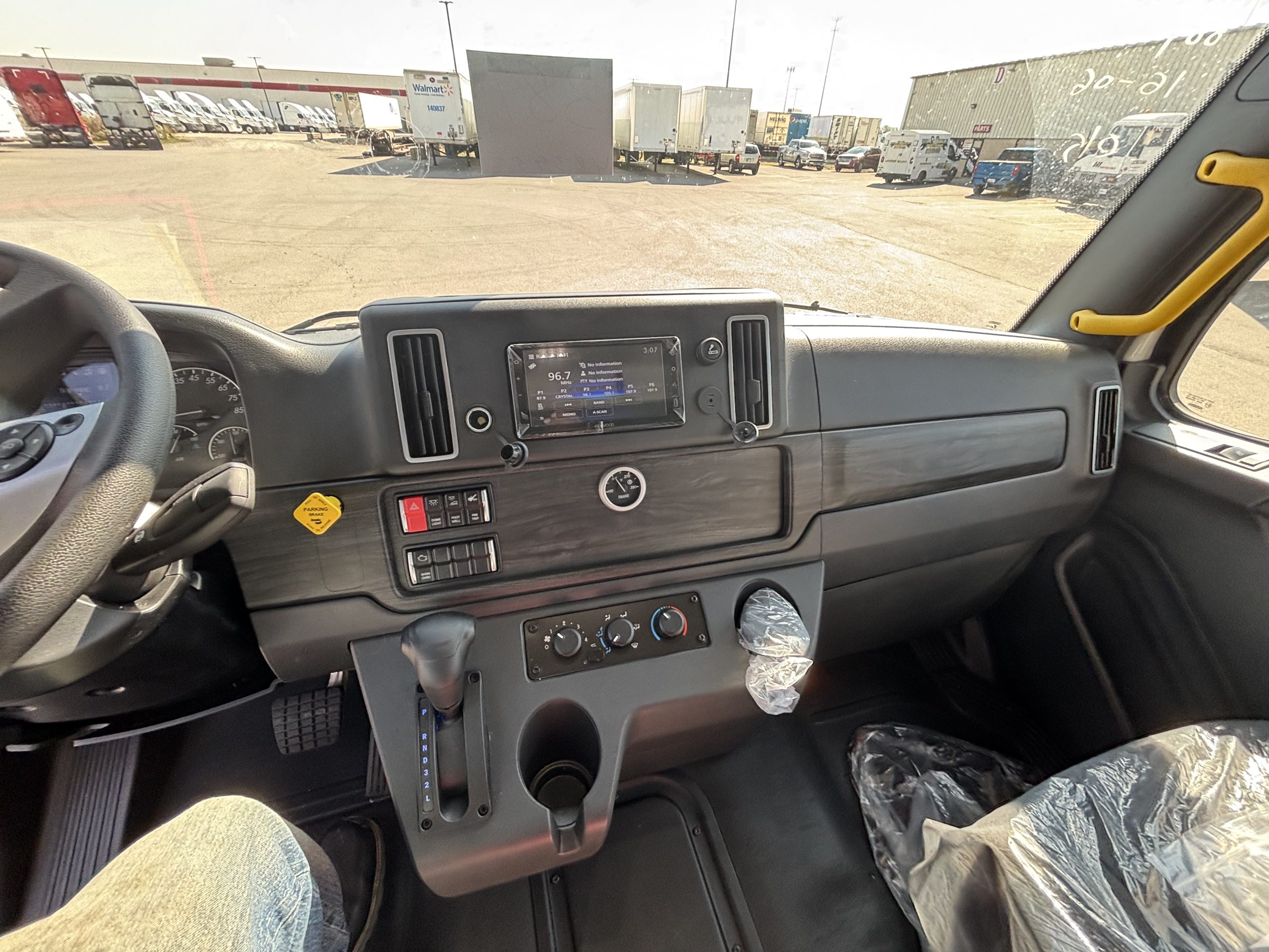 2026 Freightliner M2 106+ 2026 Freightliner M2 106+ - image 4 of 6