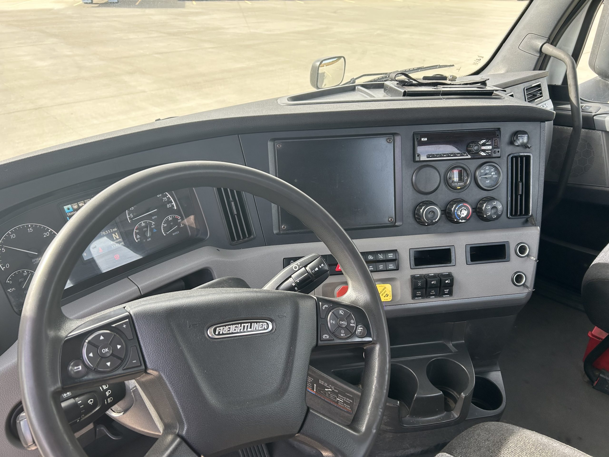 2021 Freightliner PE116 2021 Freightliner PE116 - image 5 of 6