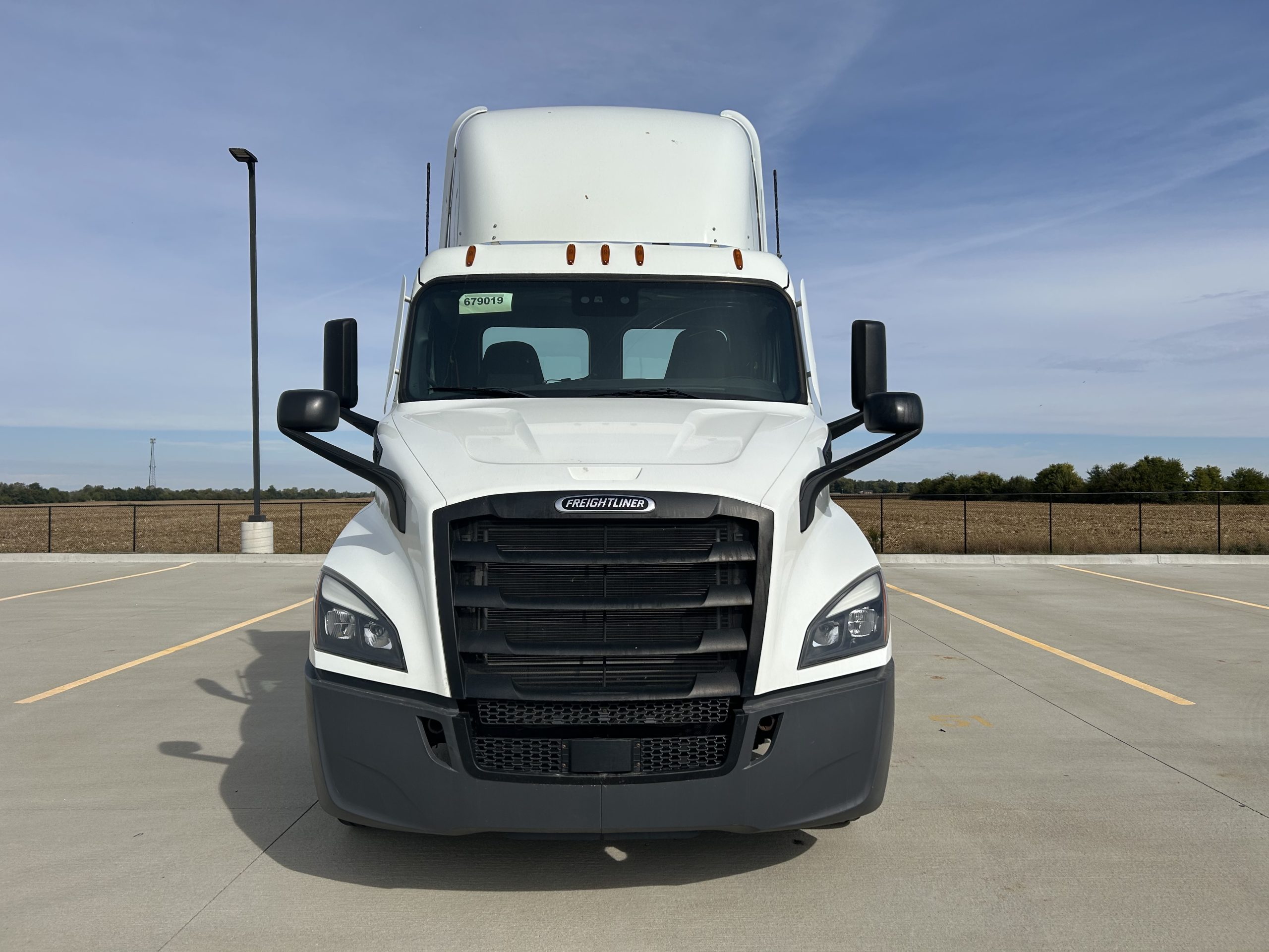2021 Freightliner PE116 2021 Freightliner PE116 - image 2 of 6