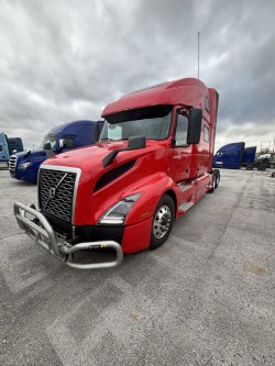 2022 Volvo VNL860 2022 Volvo VNL860 - image 1 of 5
