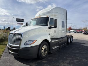 2022 International LT625 068Rf00000TSmaT