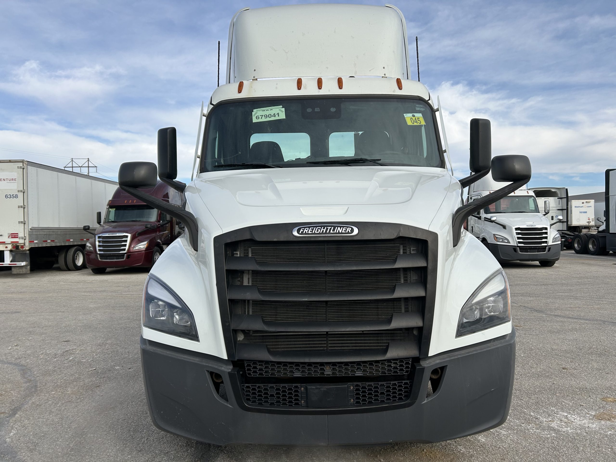 2021 Freightliner PE116 2021 Freightliner PE116 - image 2 of 4