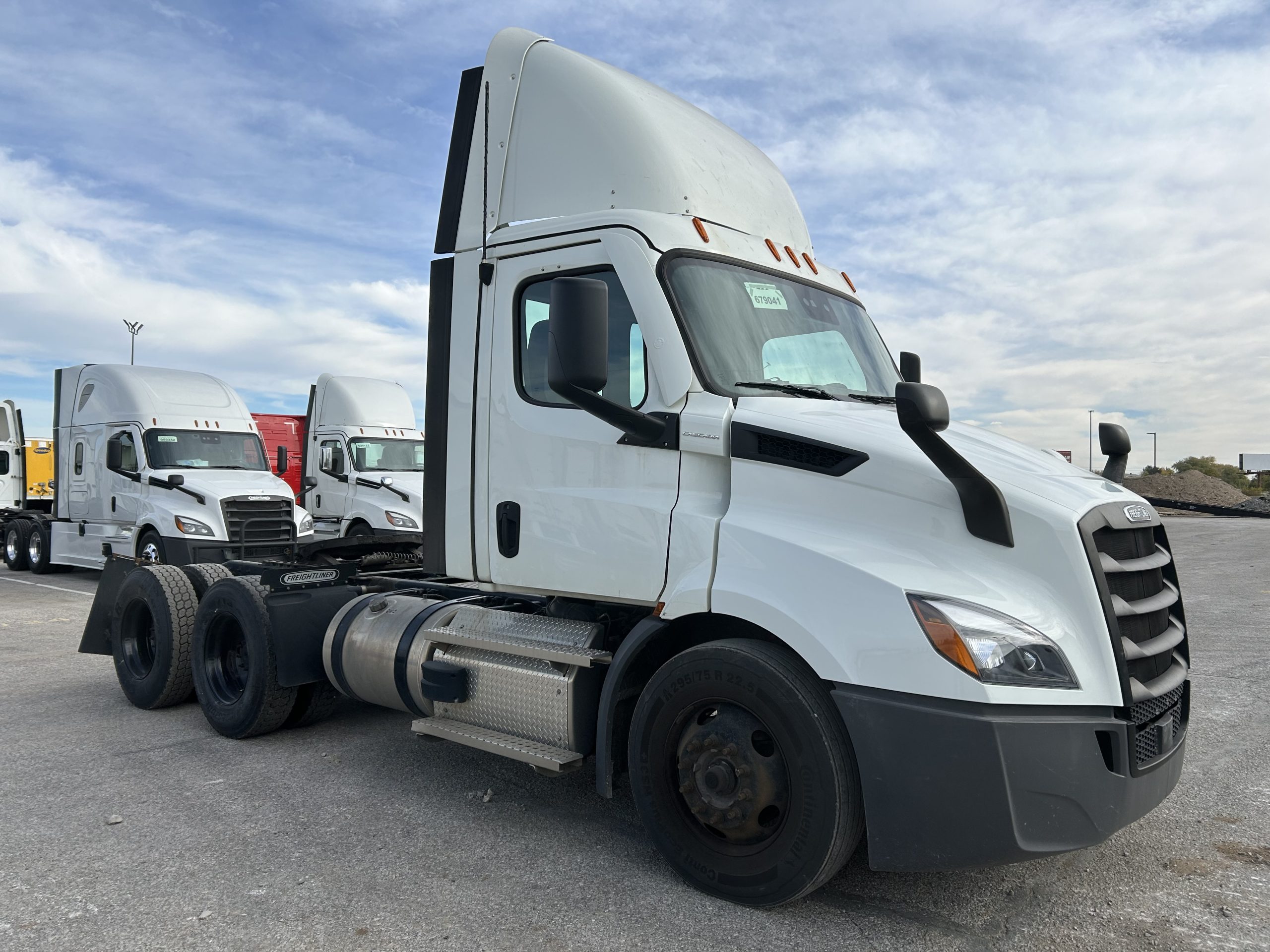 2021 Freightliner PE116 2021 Freightliner PE116 - image 3 of 4