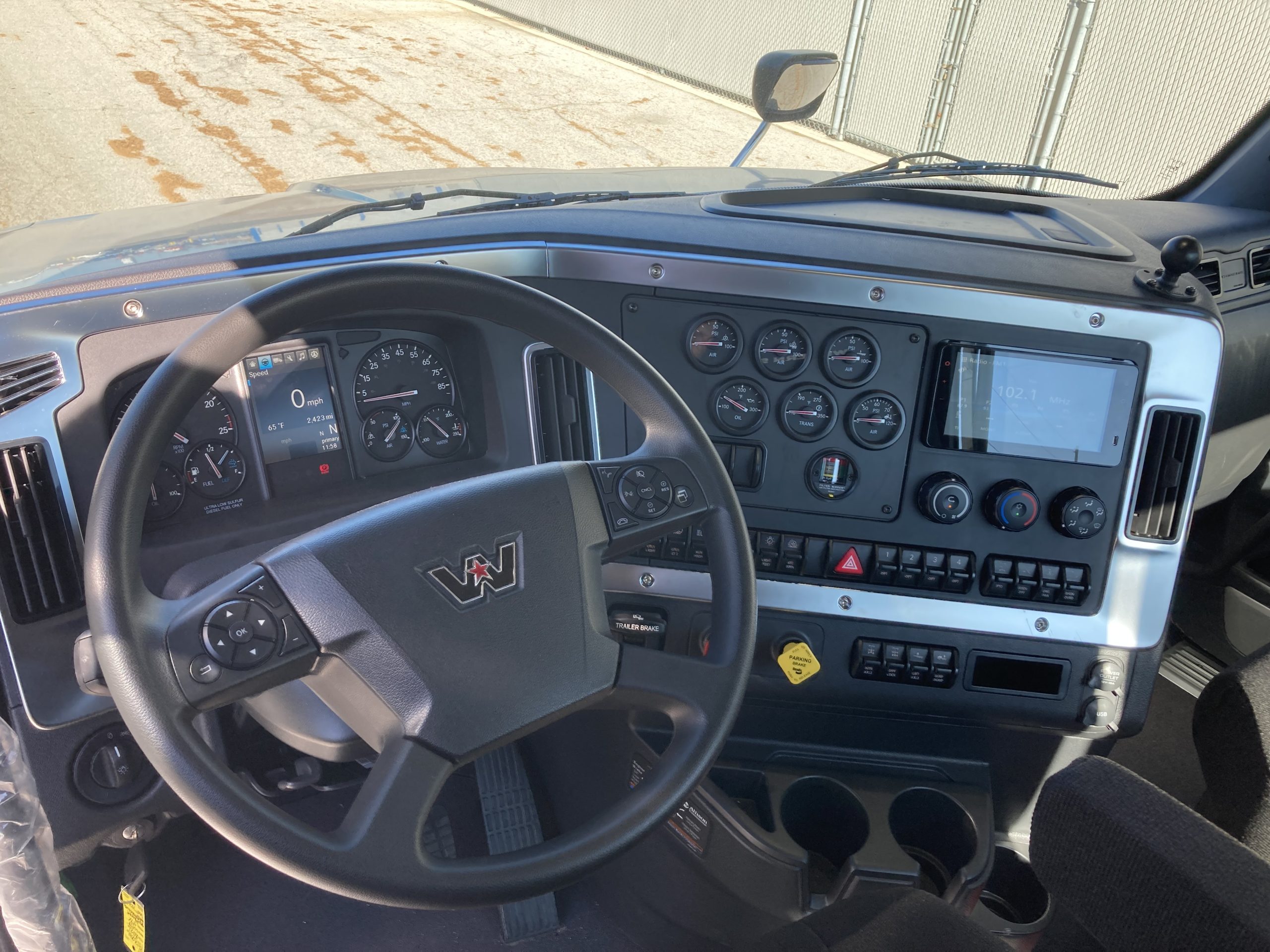 2026 Western Star 47X 2026 Western Star 47X - image 2 of 6