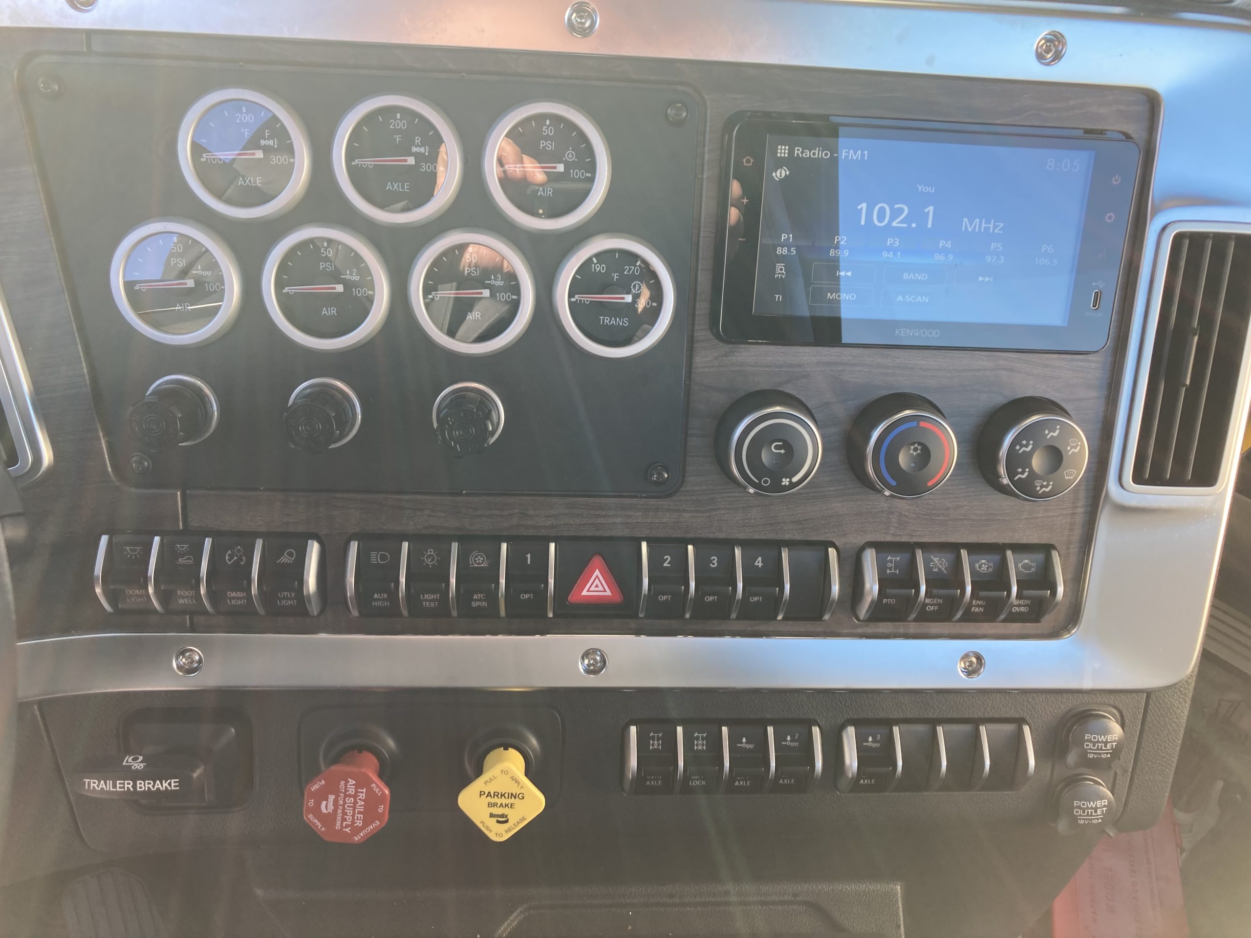 2026 Western Star 47X 2026 Western Star 47X - image 4 of 6