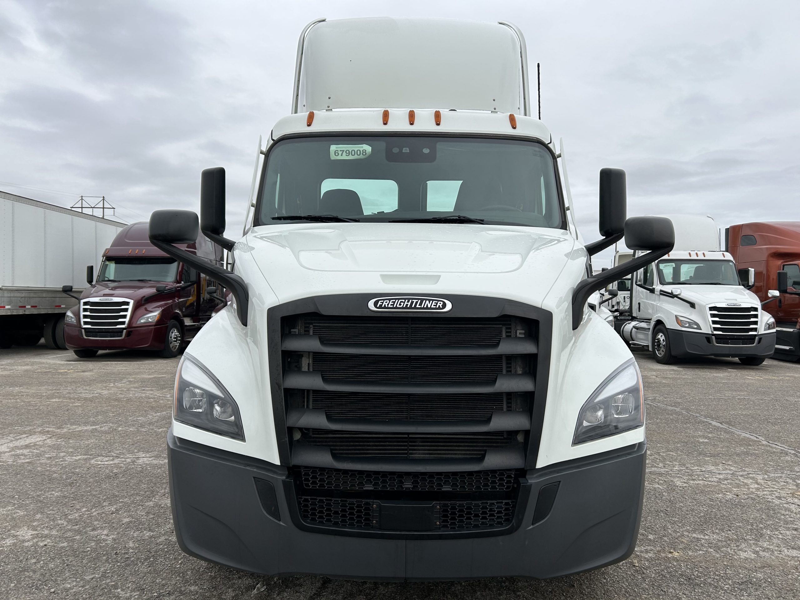 2021 Freightliner PE116 2021 Freightliner PE116 - image 2 of 5