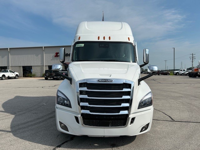 2026 Freightliner PT126SLP - image 2 of 5