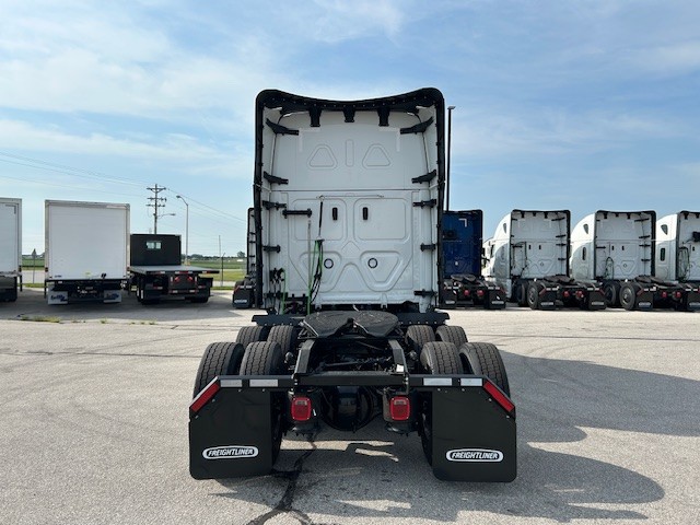 2026 Freightliner PT126SLP - image 4 of 5