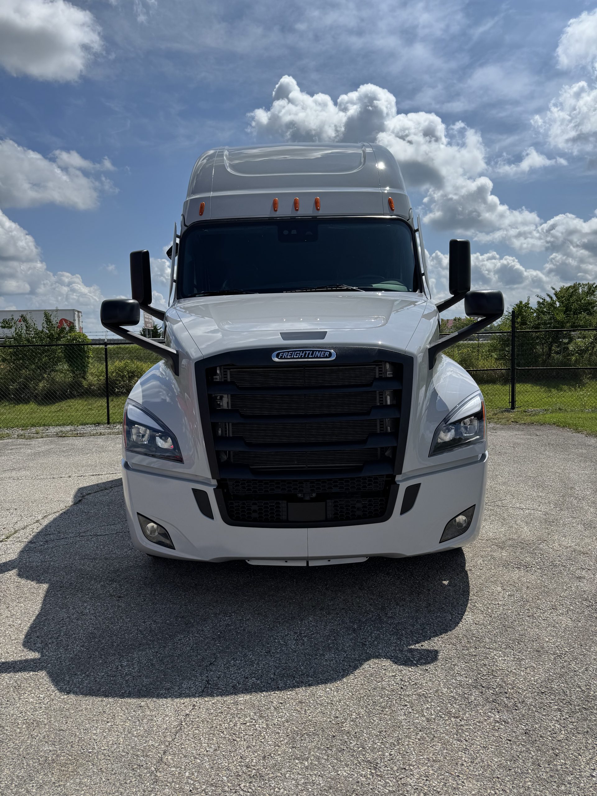 2026 Freightliner PT126SLP - image 2 of 4