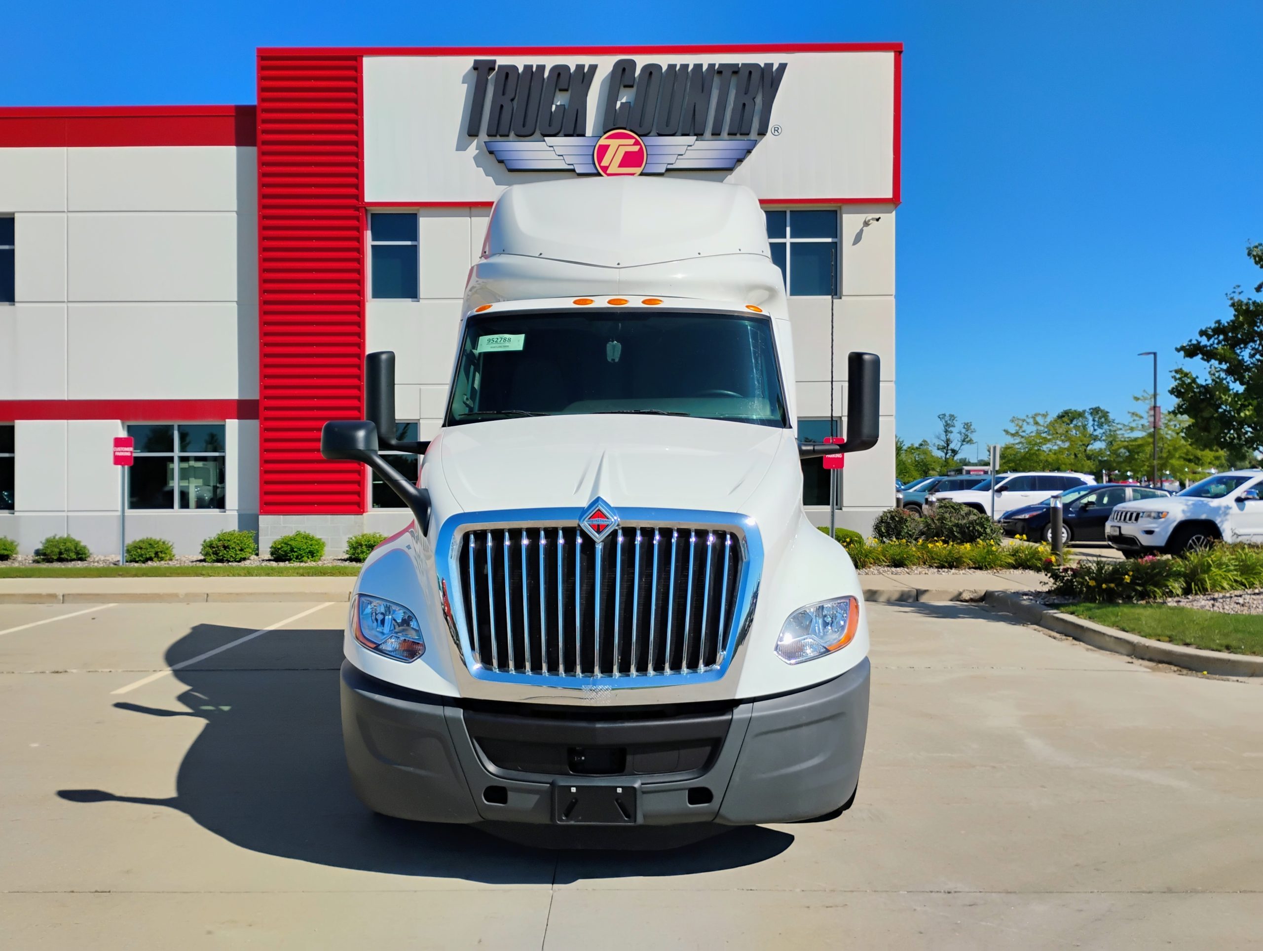 2022 International LT625 2022 International LT625 - image 2 of 6