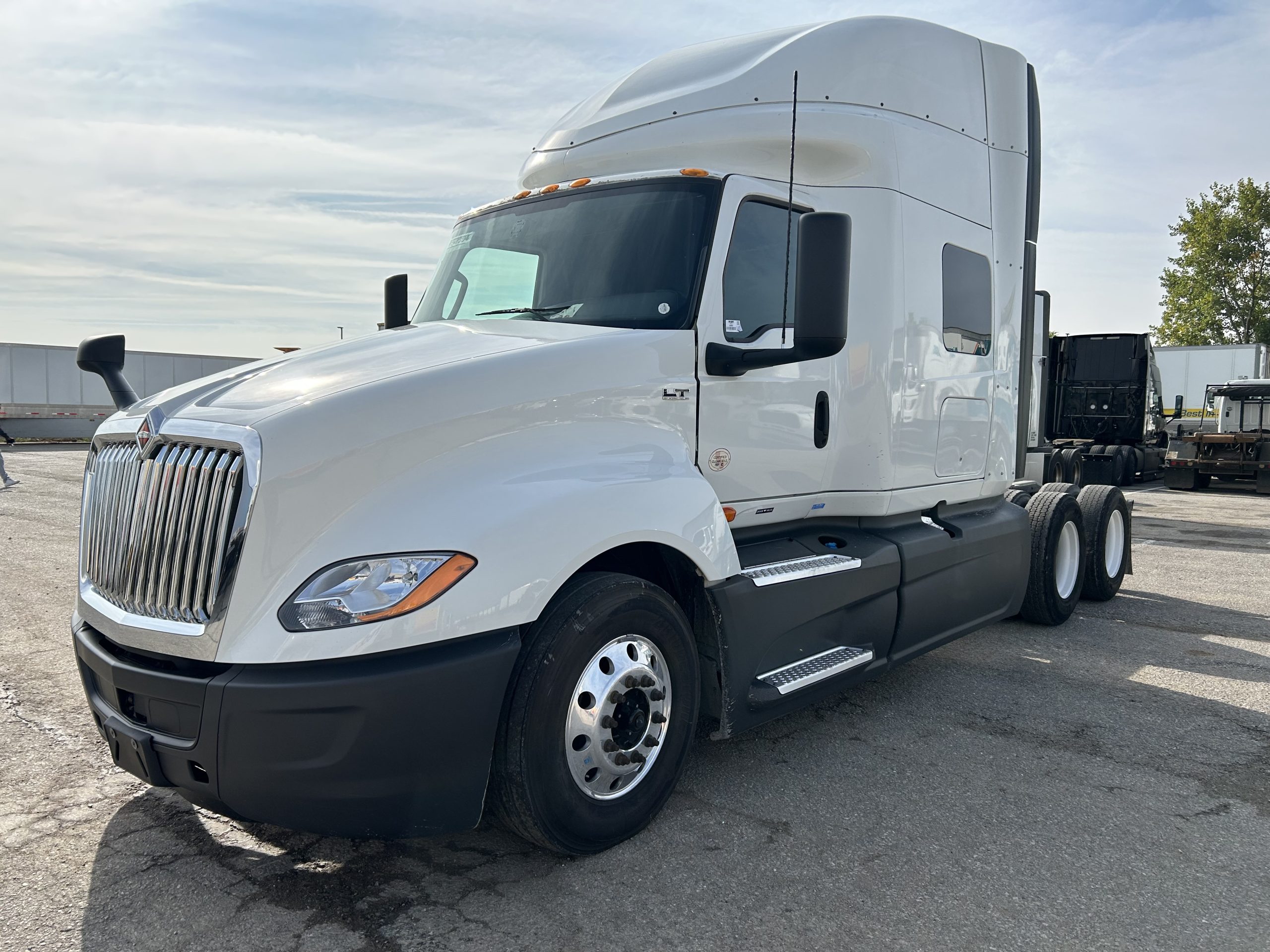 2022 International LT625 2022 International LT625 - image 1 of 6