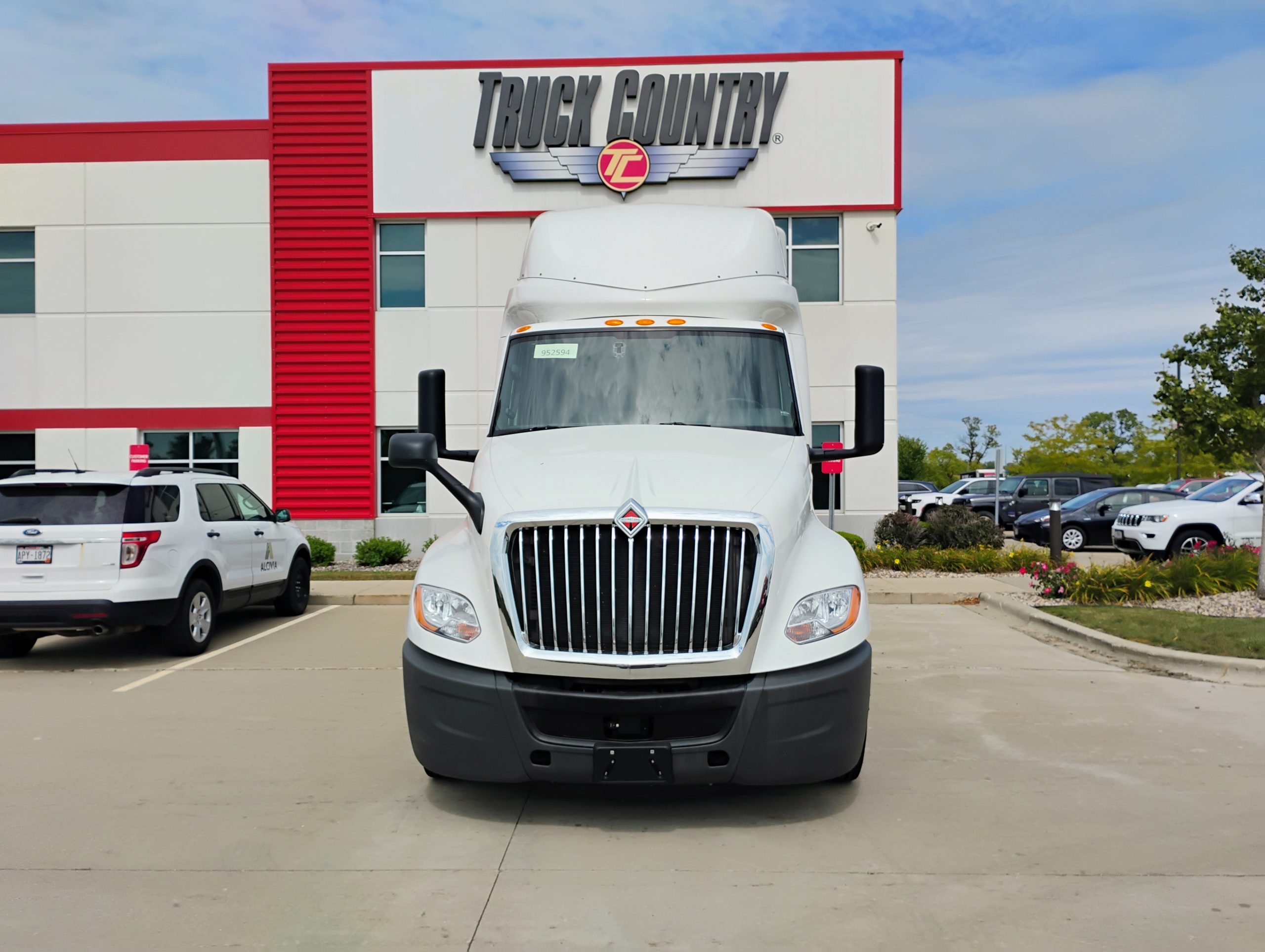 2022 International LT625 2022 International LT625 - image 2 of 6