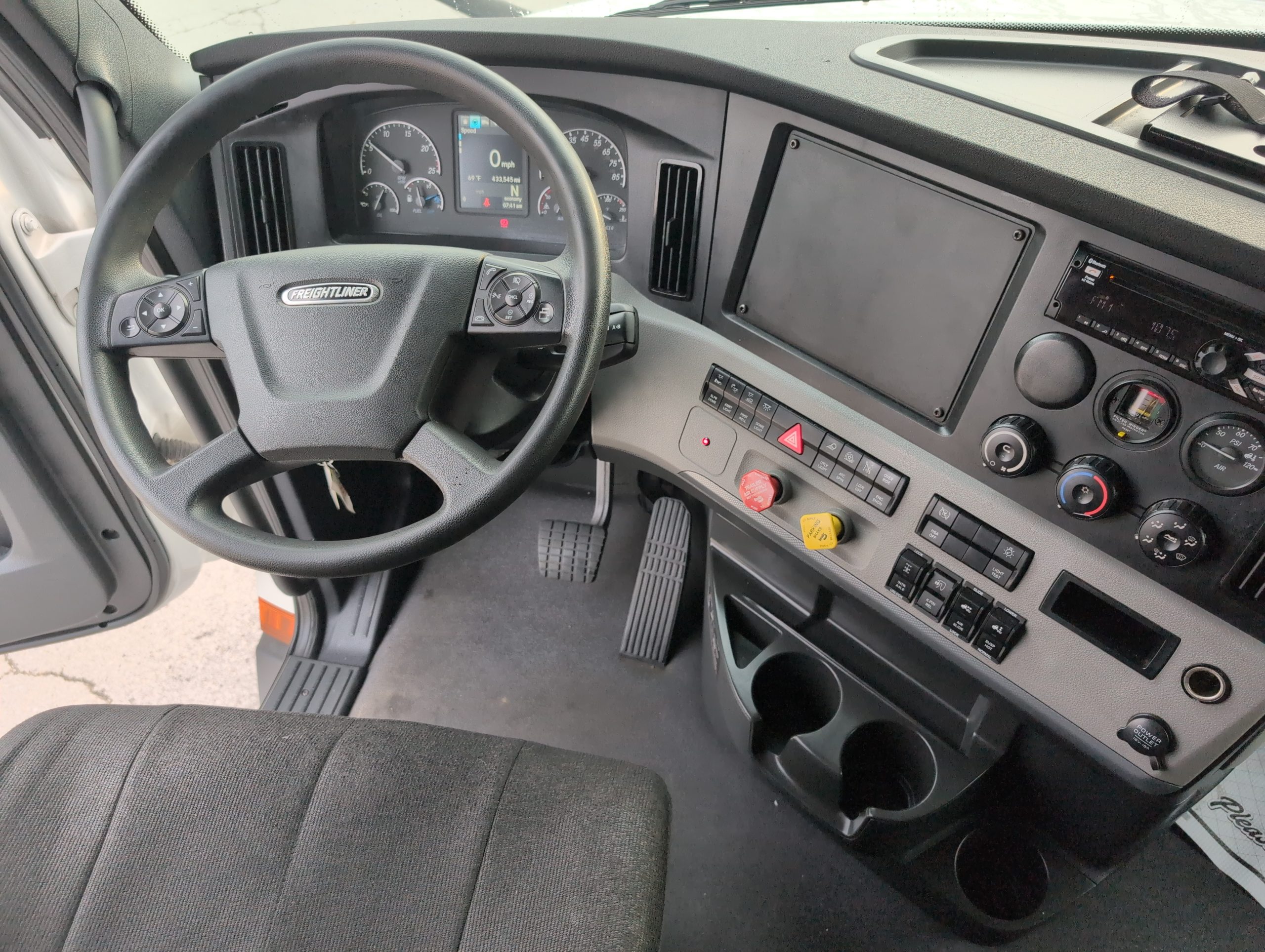 2021 Freightliner PT126 2021 Freightliner PT126 - image 5 of 6