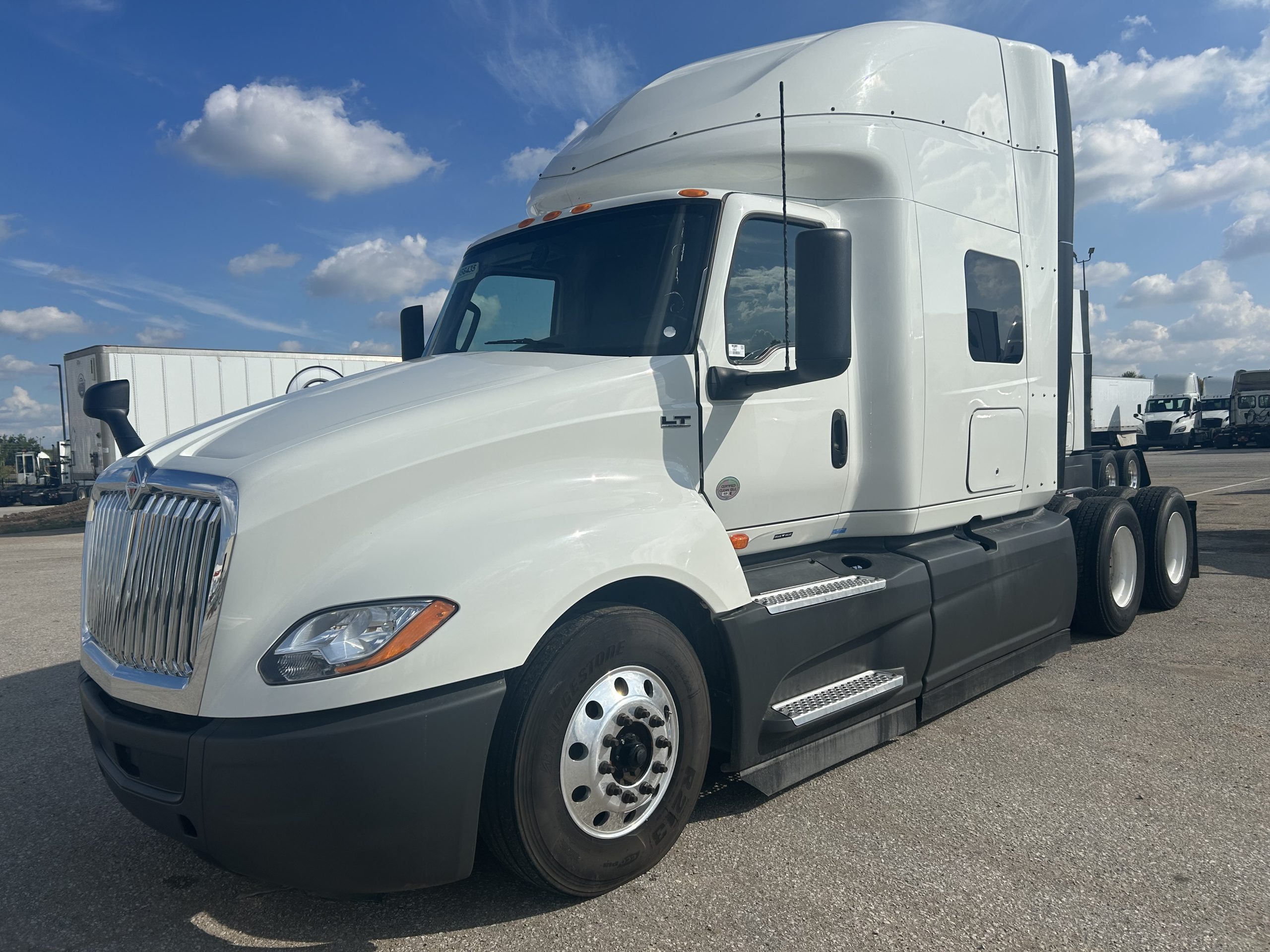 2022 International LT625 2022 International LT625 - image 1 of 6