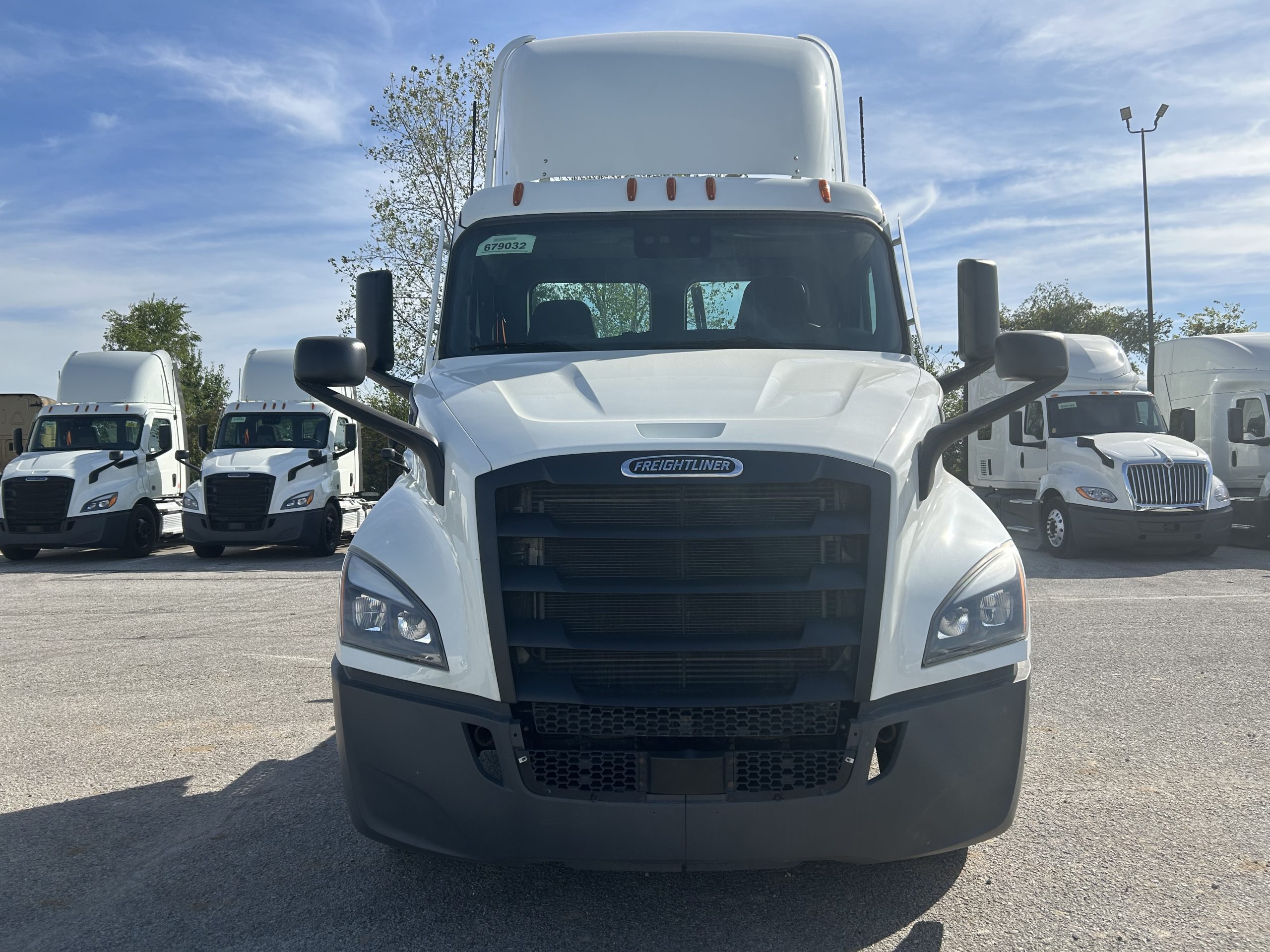 2021 Freightliner PE116 - image 2 of 5