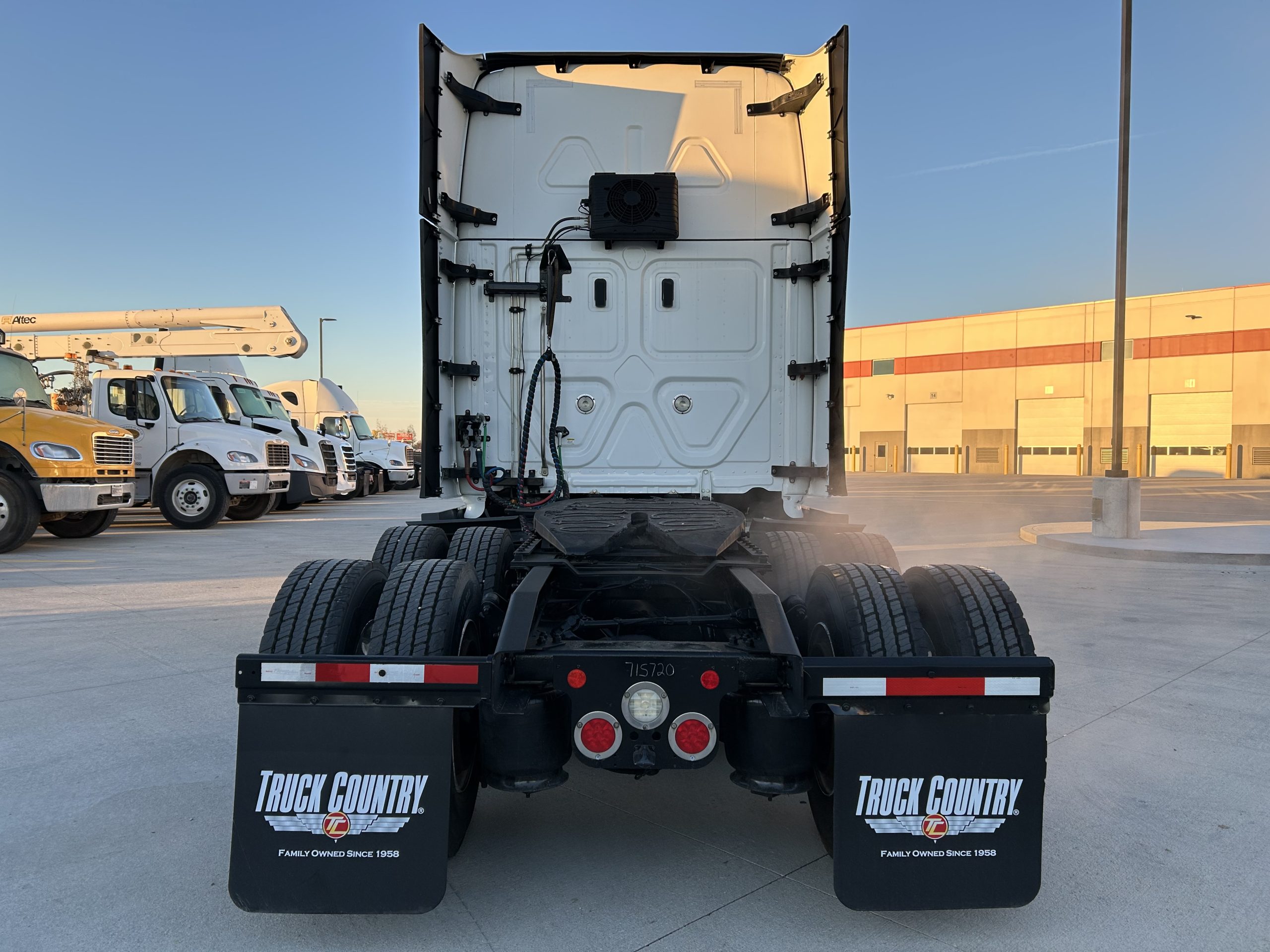 2022 Freightliner PT126 2022 Freightliner PT126 - image 4 of 6