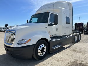 2022 International LT625 068Rf00000TRRjO