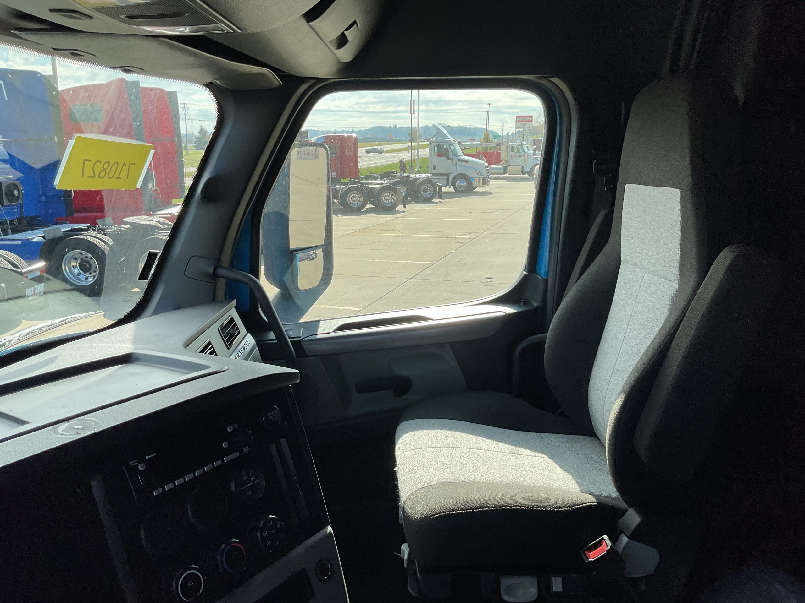 2022 Freightliner PT126 2022 Freightliner PT126 - image 5 of 6