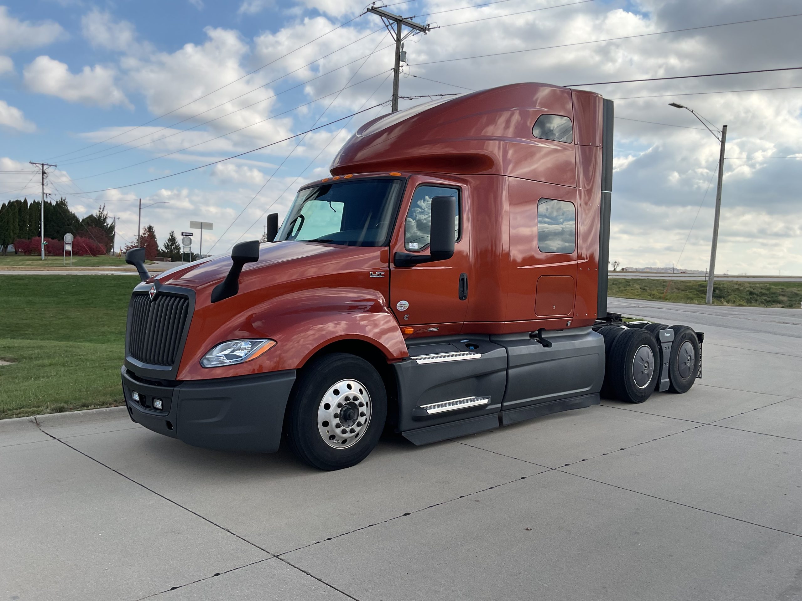 2022 International LT625 2022 International LT625 - image 1 of 6