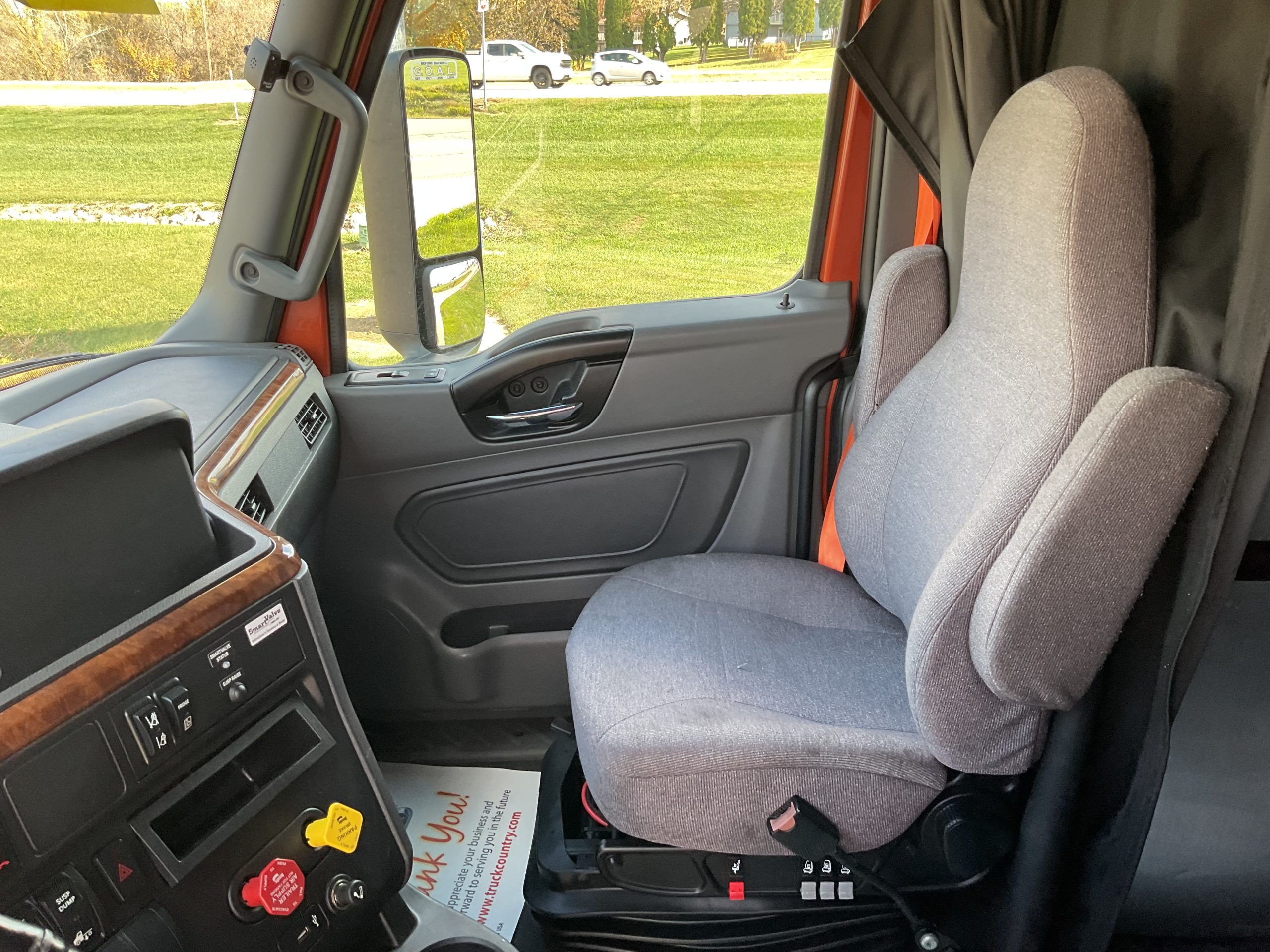 2022 International LT625 2022 International LT625 - image 6 of 6