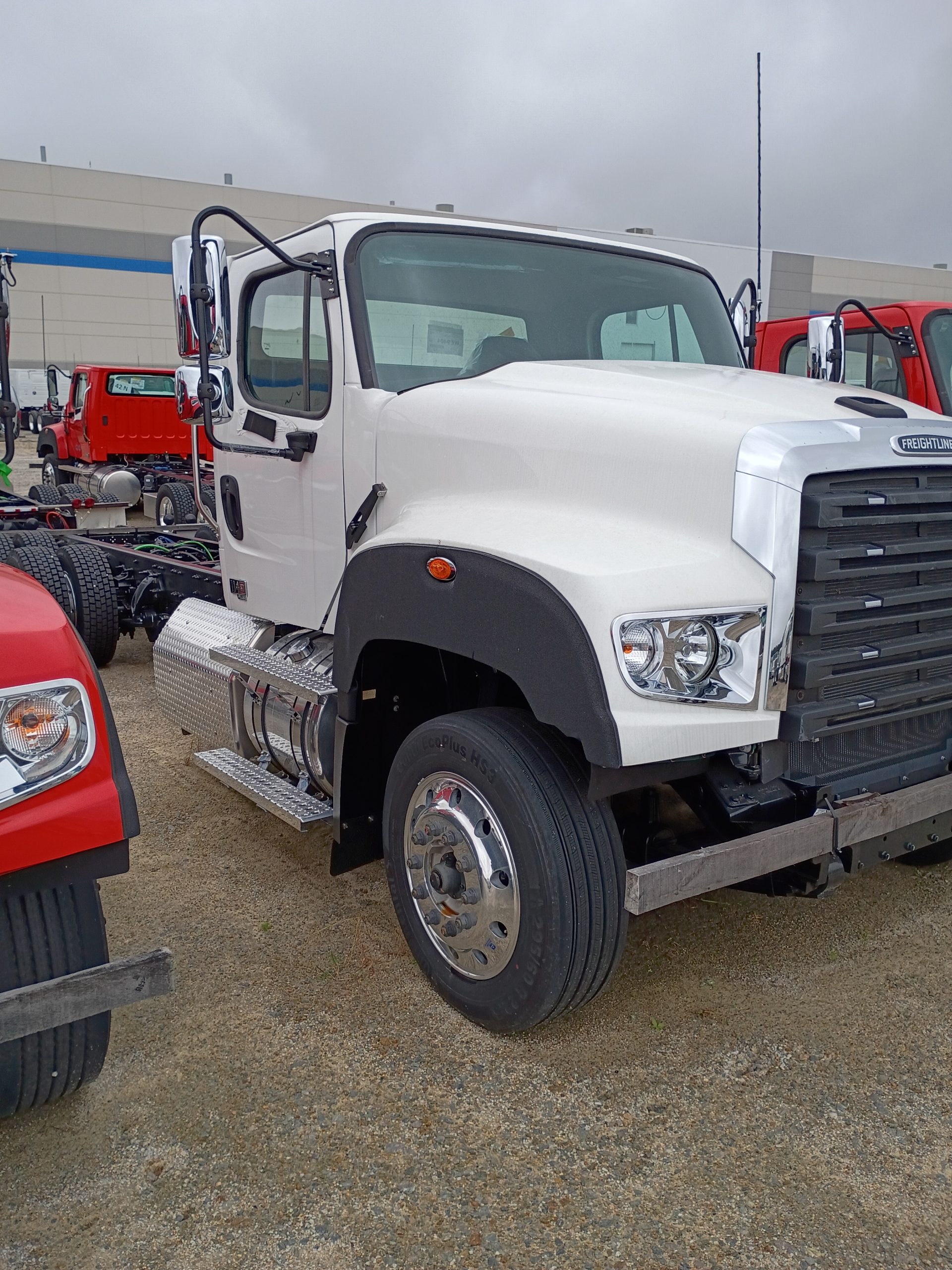 2025 Freightliner 114SD+ 2025 Freightliner 114SD+ - image 1 of 4
