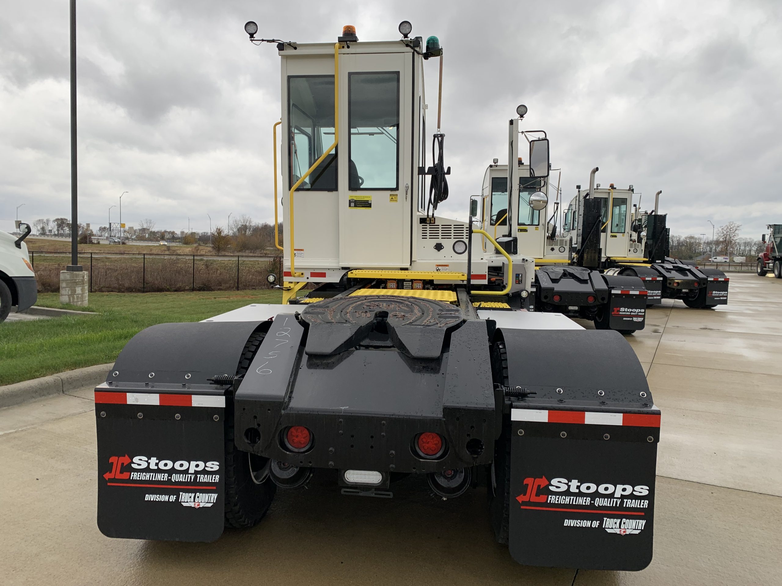 2024 Autocar EACTT42 2024 Autocar EACTT42 - image 3 of 3