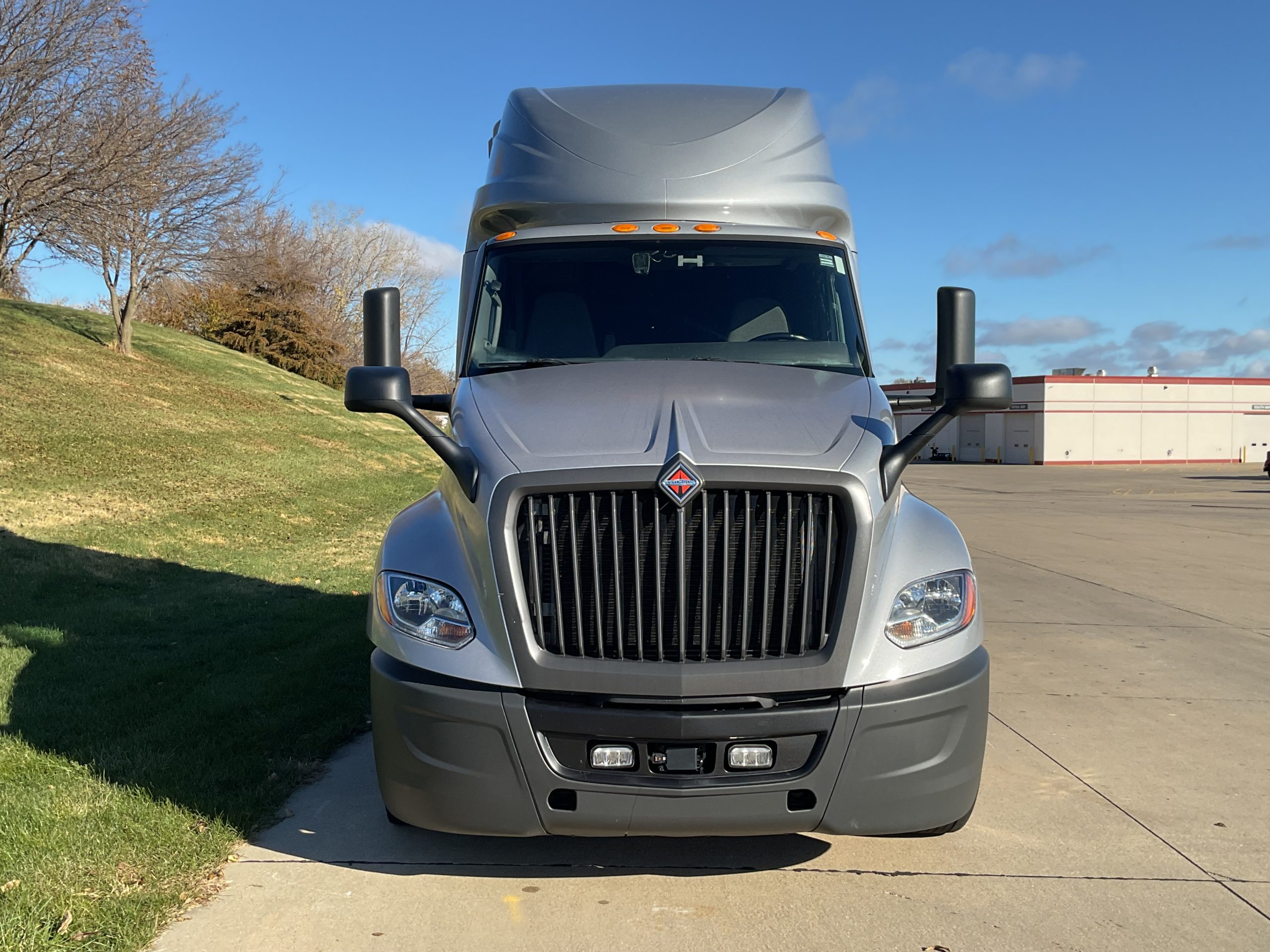 2022 International LT625 2022 International LT625 - image 2 of 6