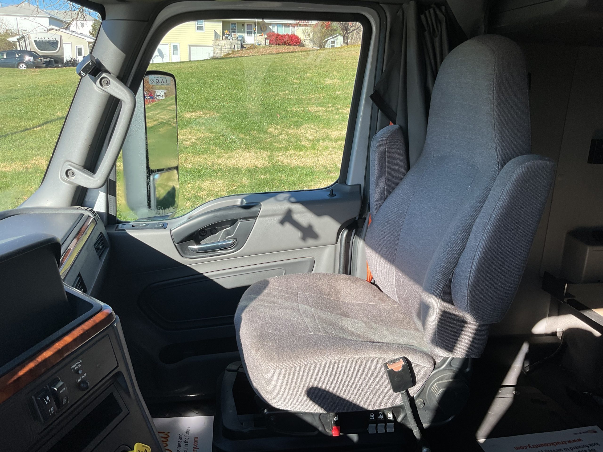 2022 International LT625 2022 International LT625 - image 5 of 6