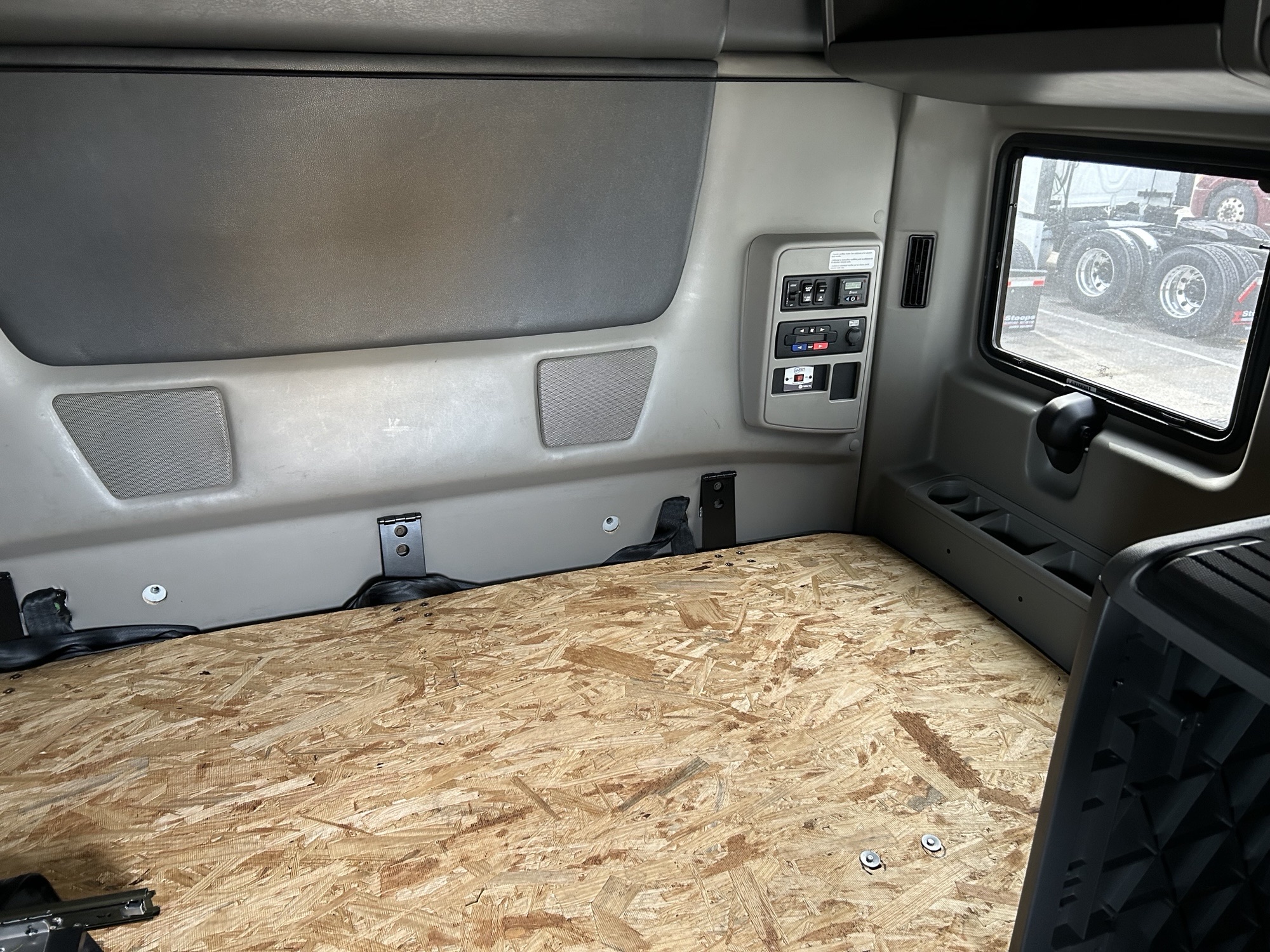 2022 International LT625 2022 International LT625 - image 6 of 6