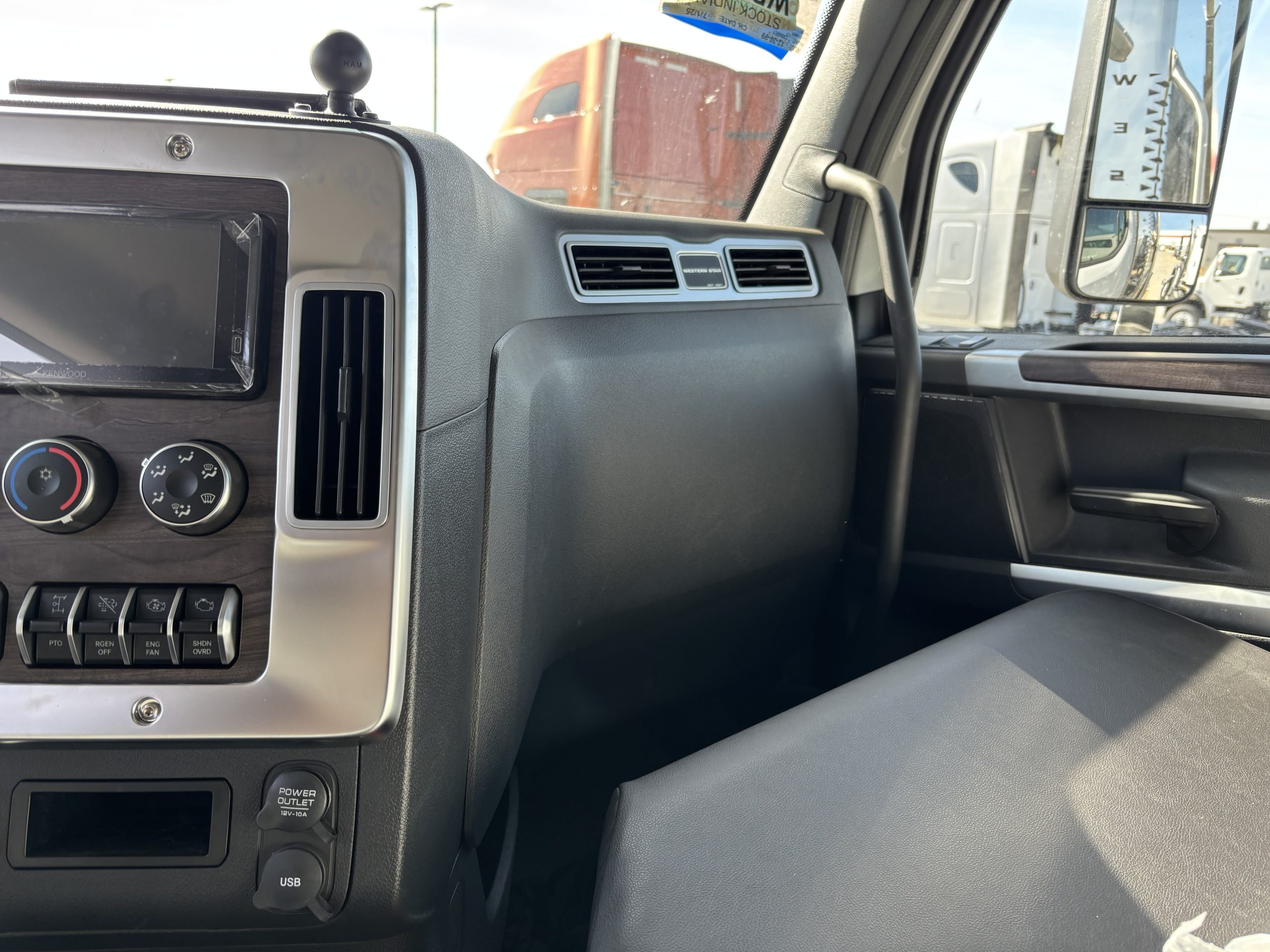 2026 Western Star 47X 2026 Western Star 47X - image 6 of 6