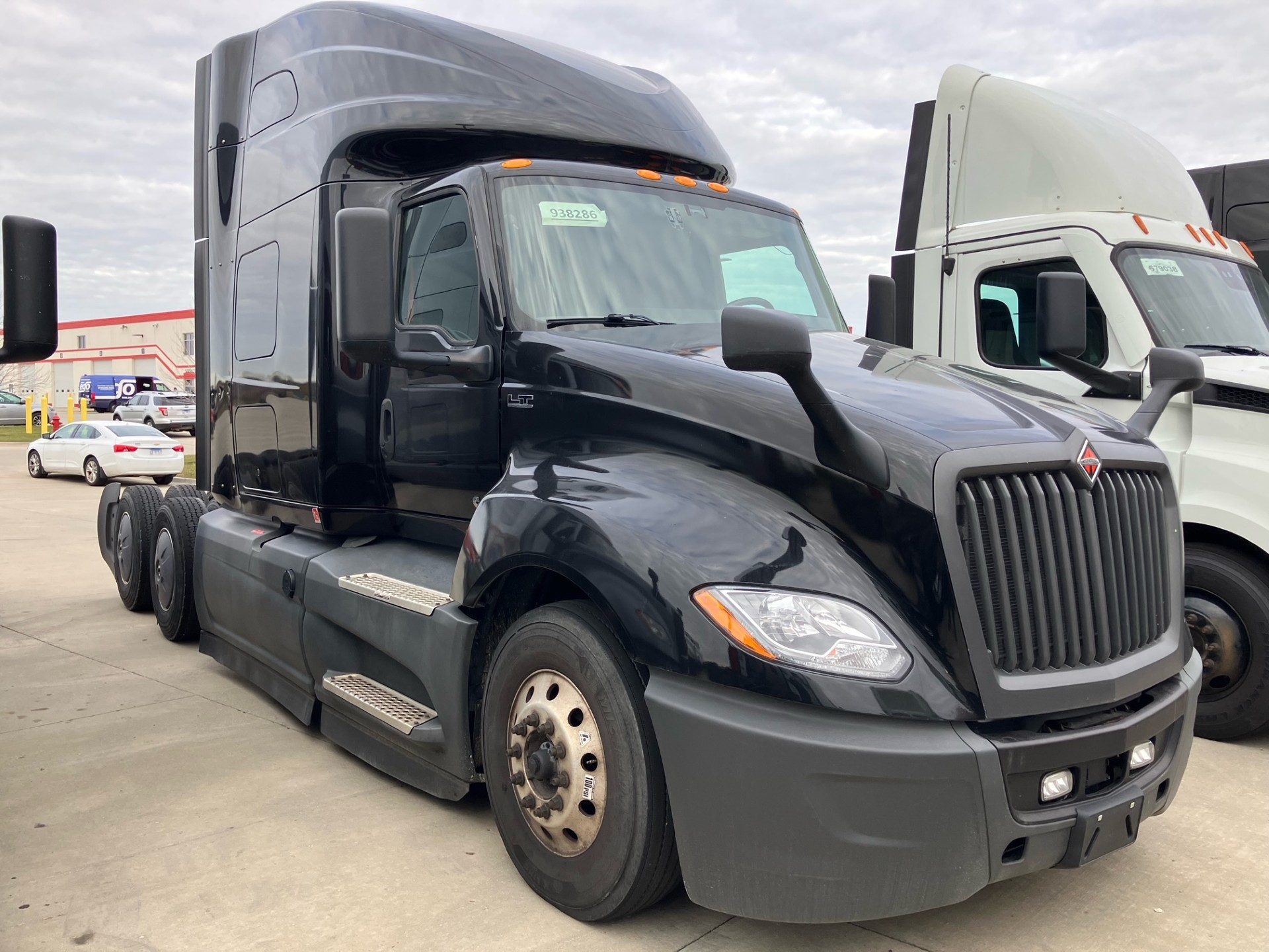 2022 International LT625 2022 International LT625 - image 3 of 6