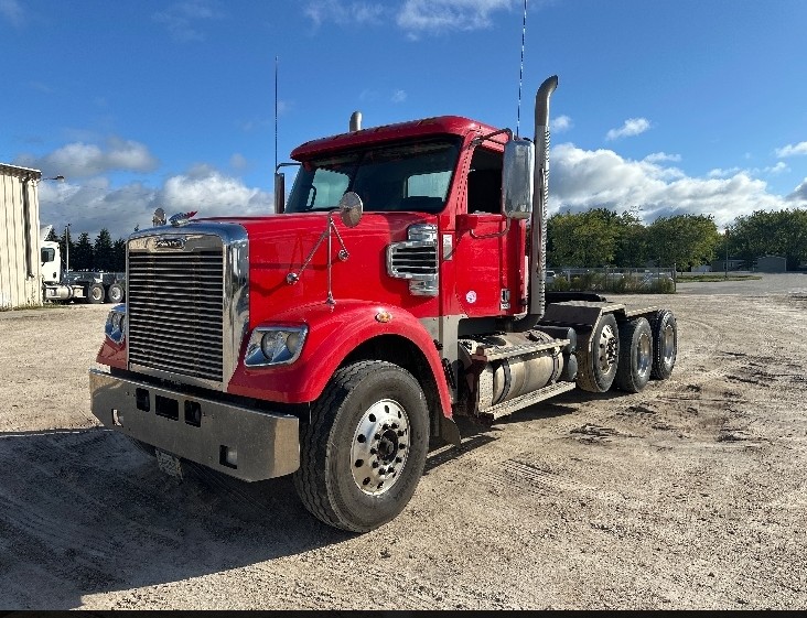 2019 Freightliner 122SD - image 1 of 3