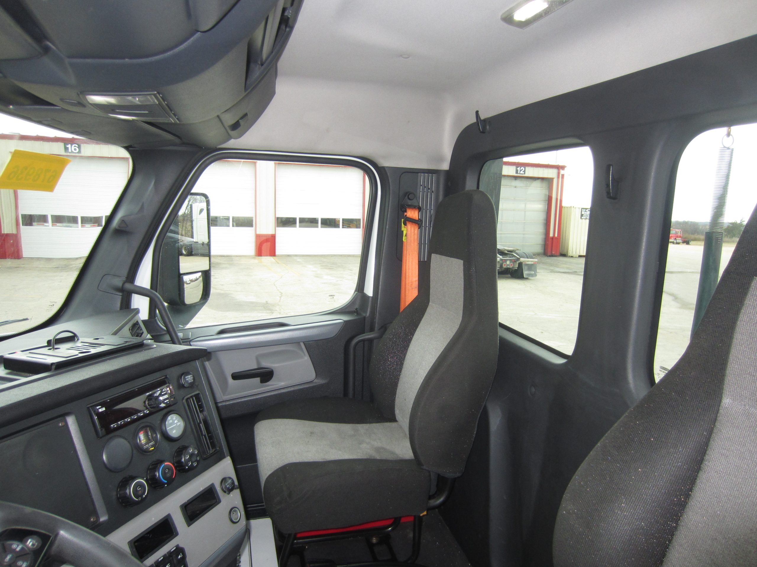 2021 Freightliner PE116 - image 6 of 6