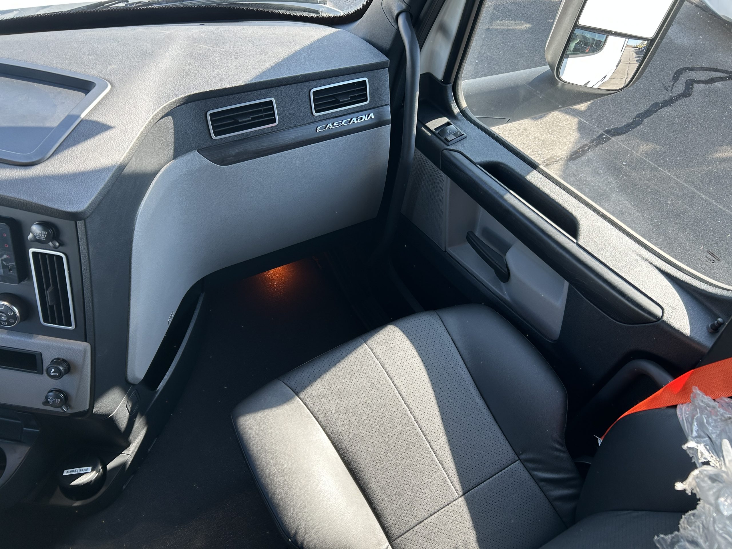 2026 Freightliner PT126SLP 068Rf00000VS0EZ 2026 Freightliner PT126SLP 068Rf00000VS0EZ