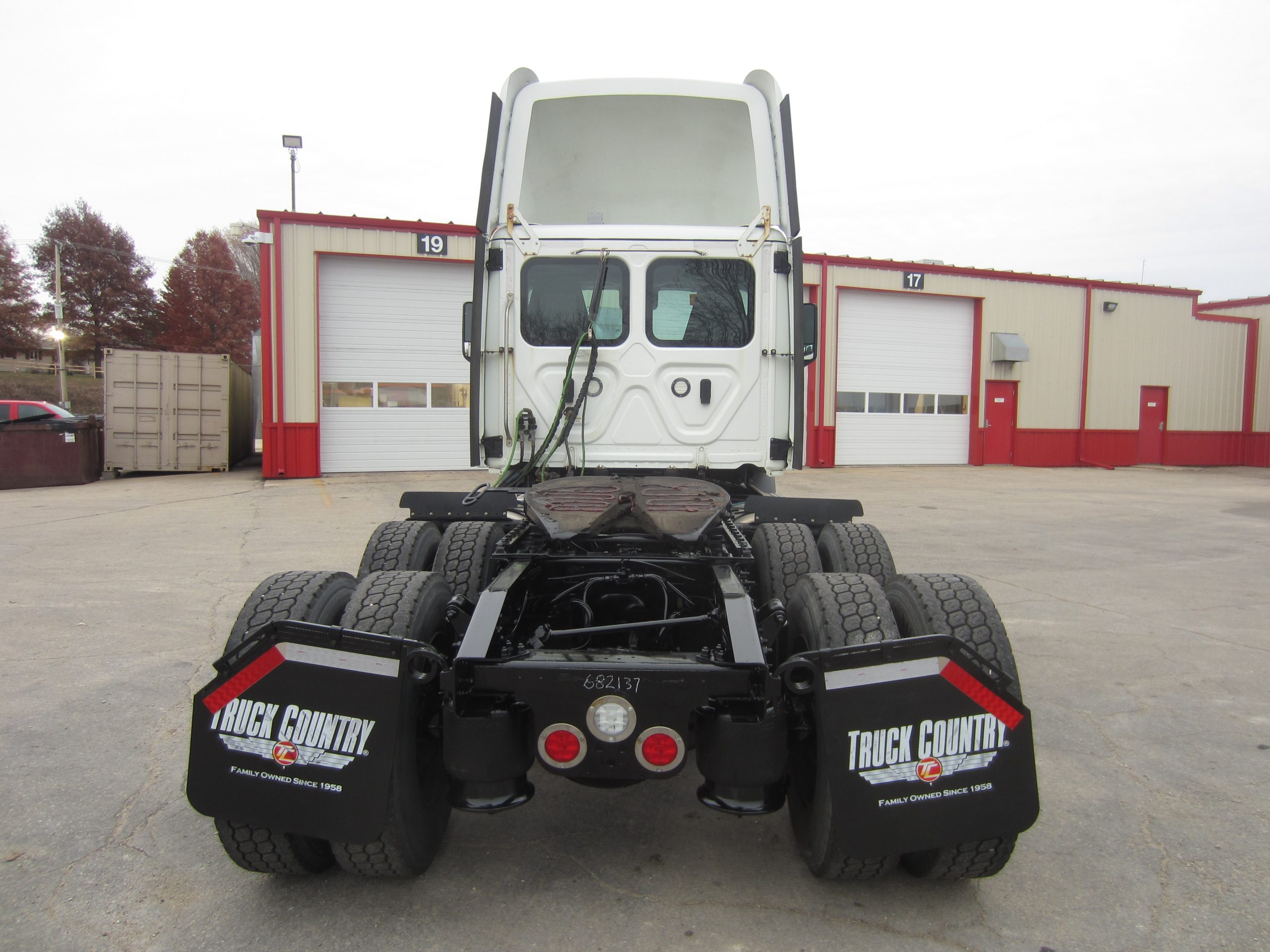 2021 Freightliner PE116 2021 Freightliner PE116 - image 4 of 6