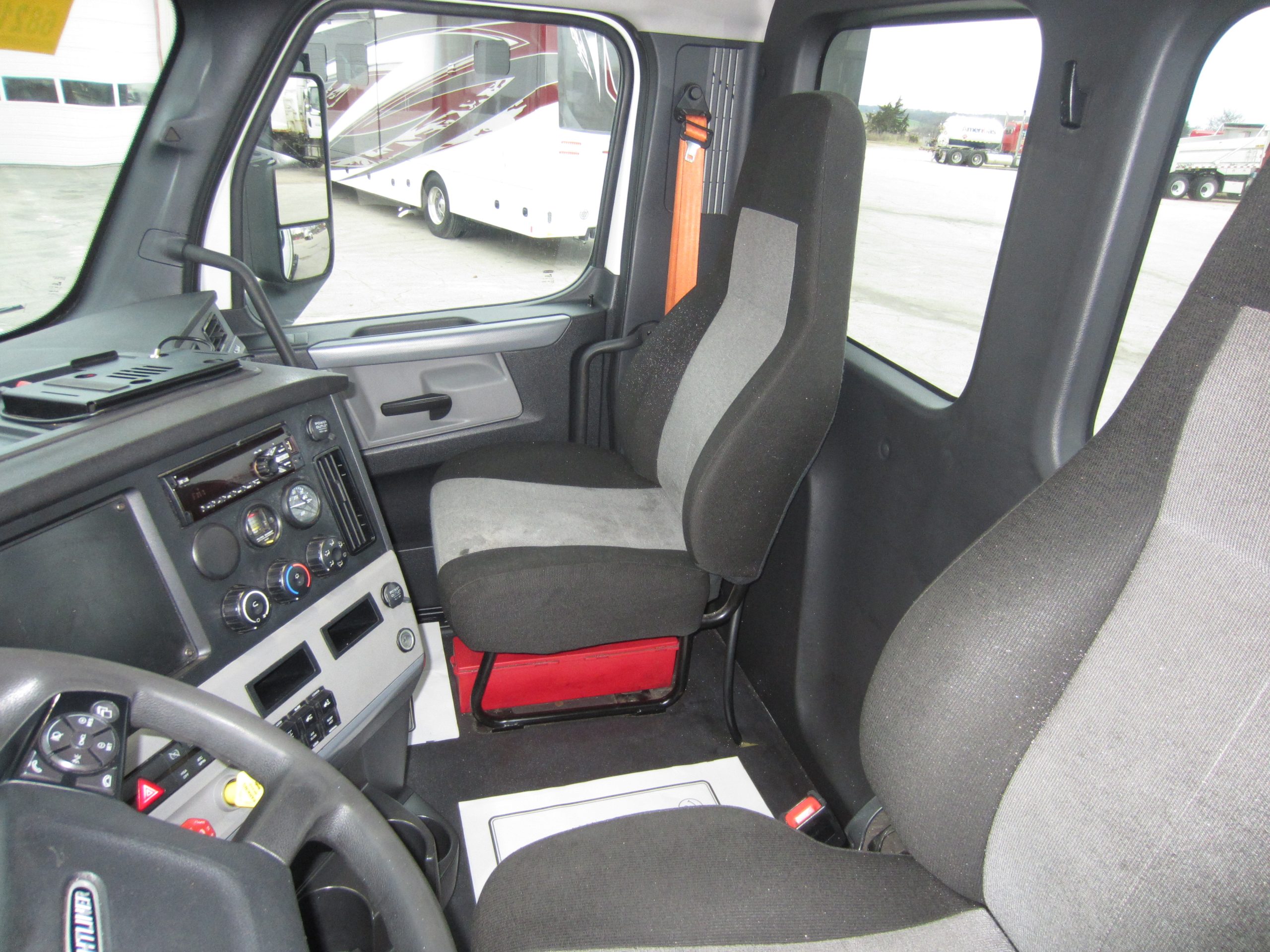 2021 Freightliner PE116 2021 Freightliner PE116 - image 6 of 6