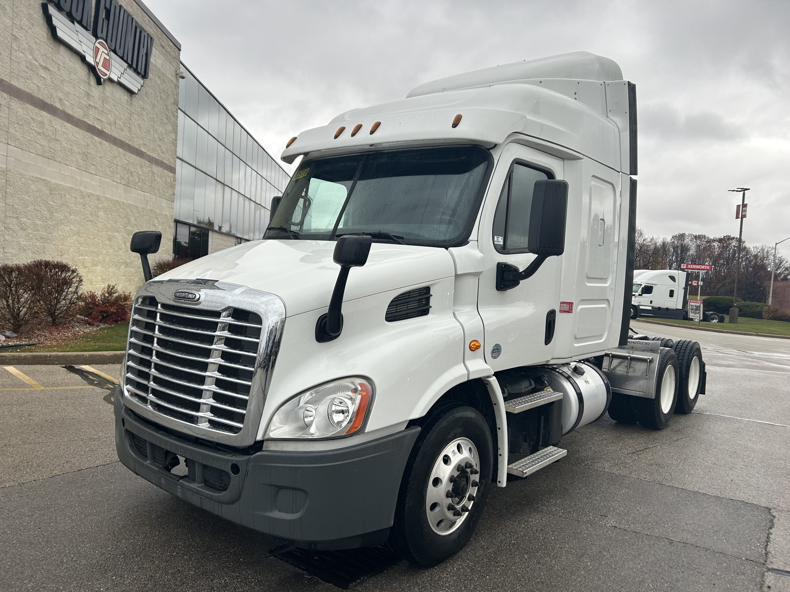 2018 Freightliner CA113 2018 Freightliner CA113 - image 1 of 6