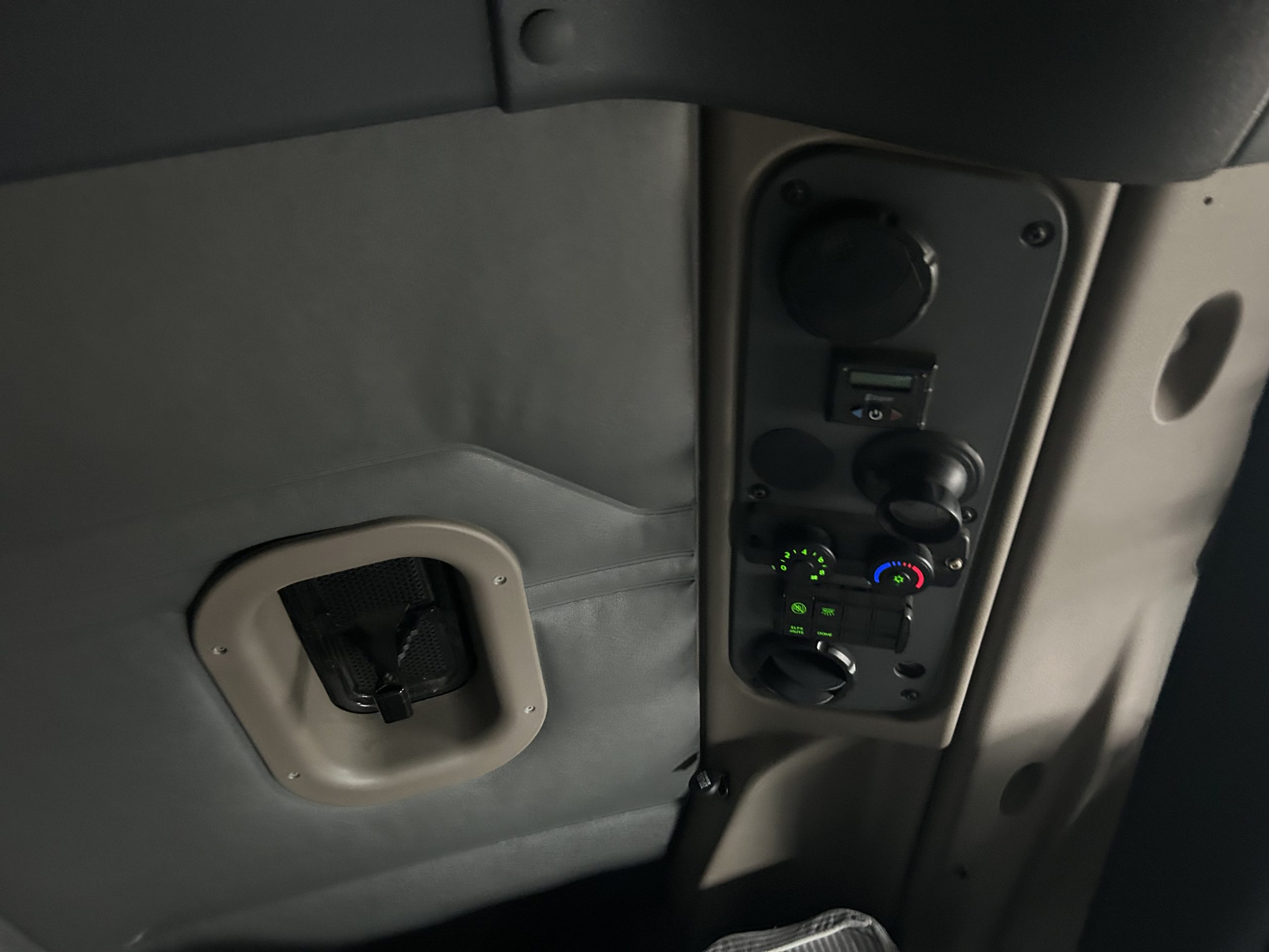 2018 Freightliner CA113 2018 Freightliner CA113 - image 6 of 6