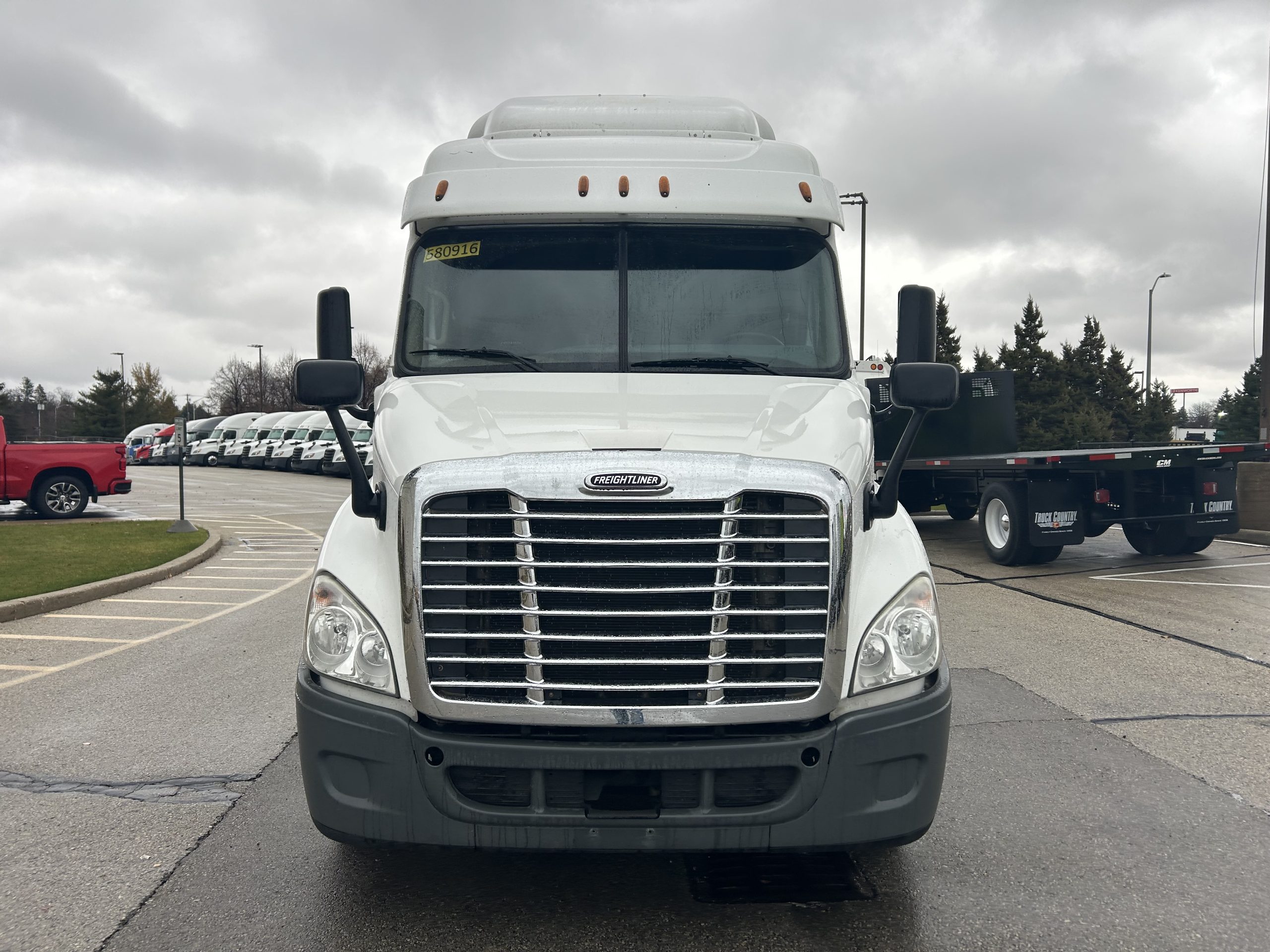 2018 Freightliner CA113 2018 Freightliner CA113 - image 2 of 6
