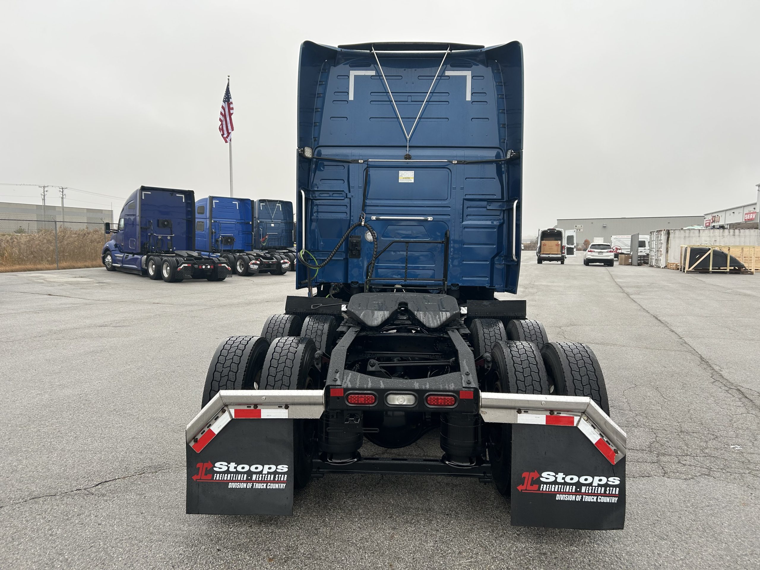 2022 Volvo VNL760 2022 Volvo VNL760 - image 4 of 6