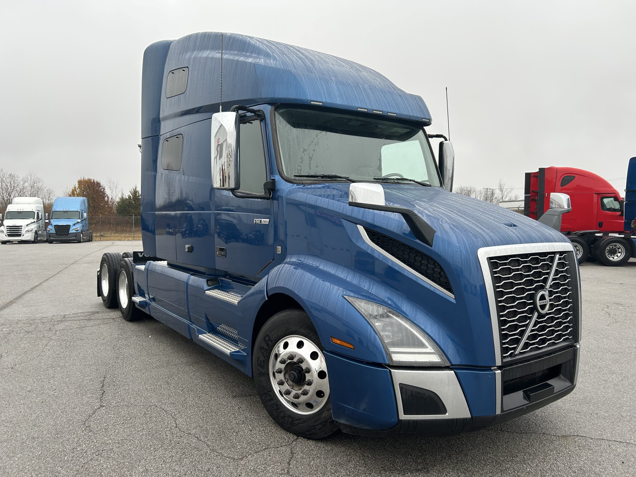 2022 Volvo VNL760 2022 Volvo VNL760 - image 3 of 6