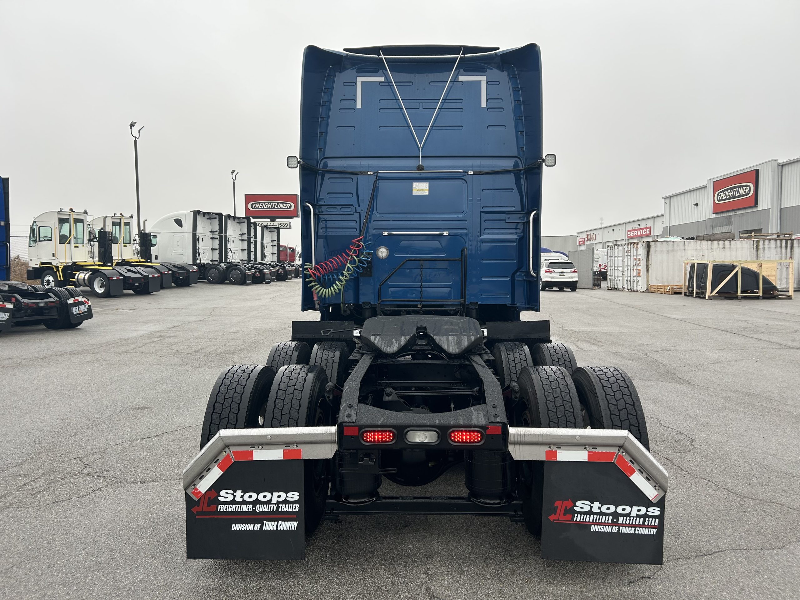 2022 Volvo VNL760 2022 Volvo VNL760 - image 4 of 6